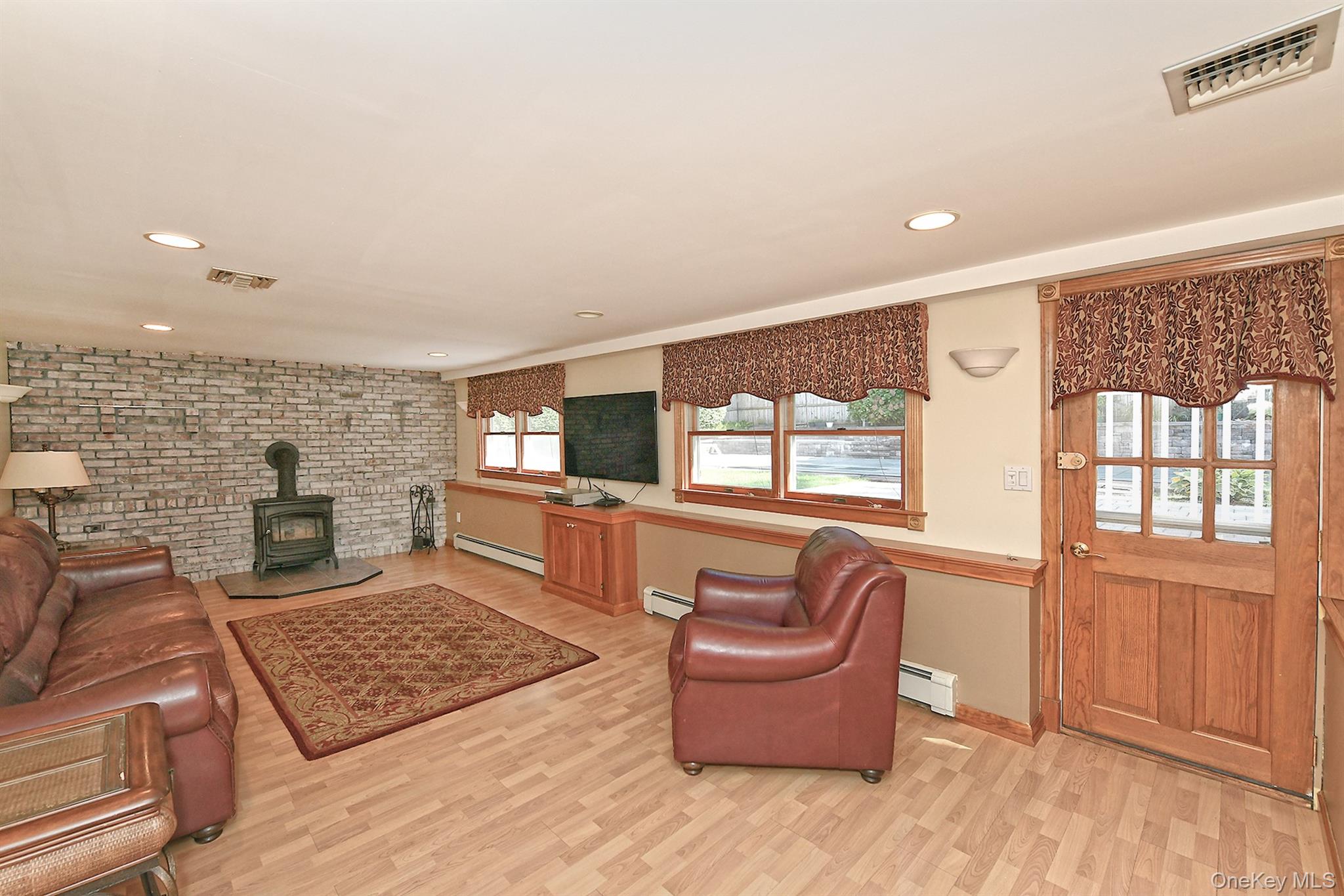 19 Court Drive – For Sale photo 14