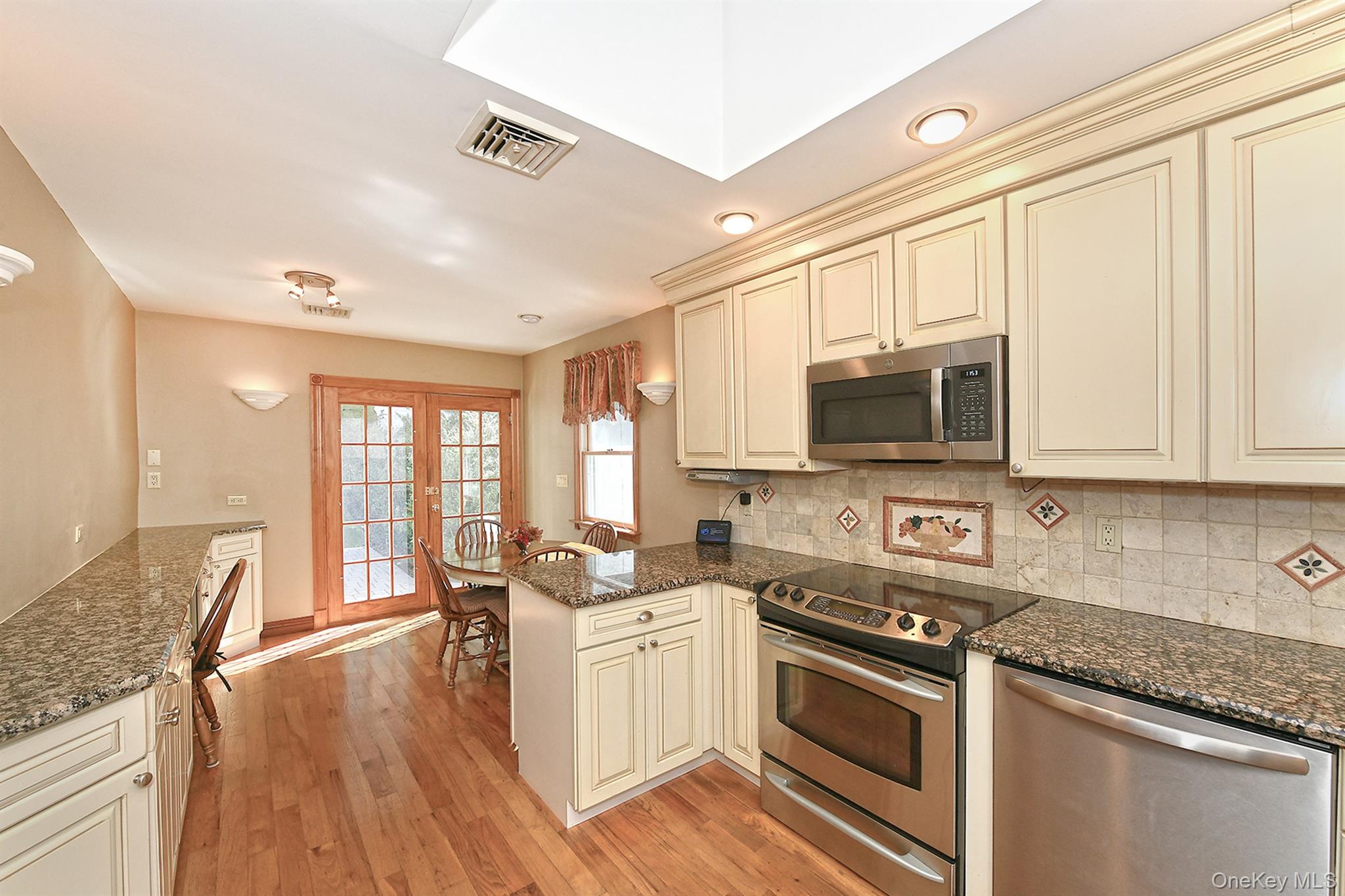 19 Court Drive – For Sale photo 11