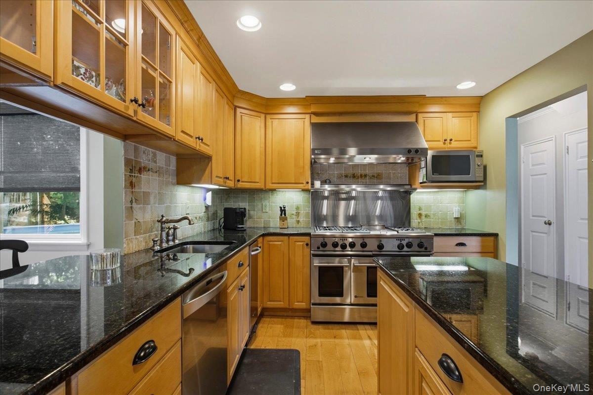 3494 Overlook Avenue – For Sale photo 12
