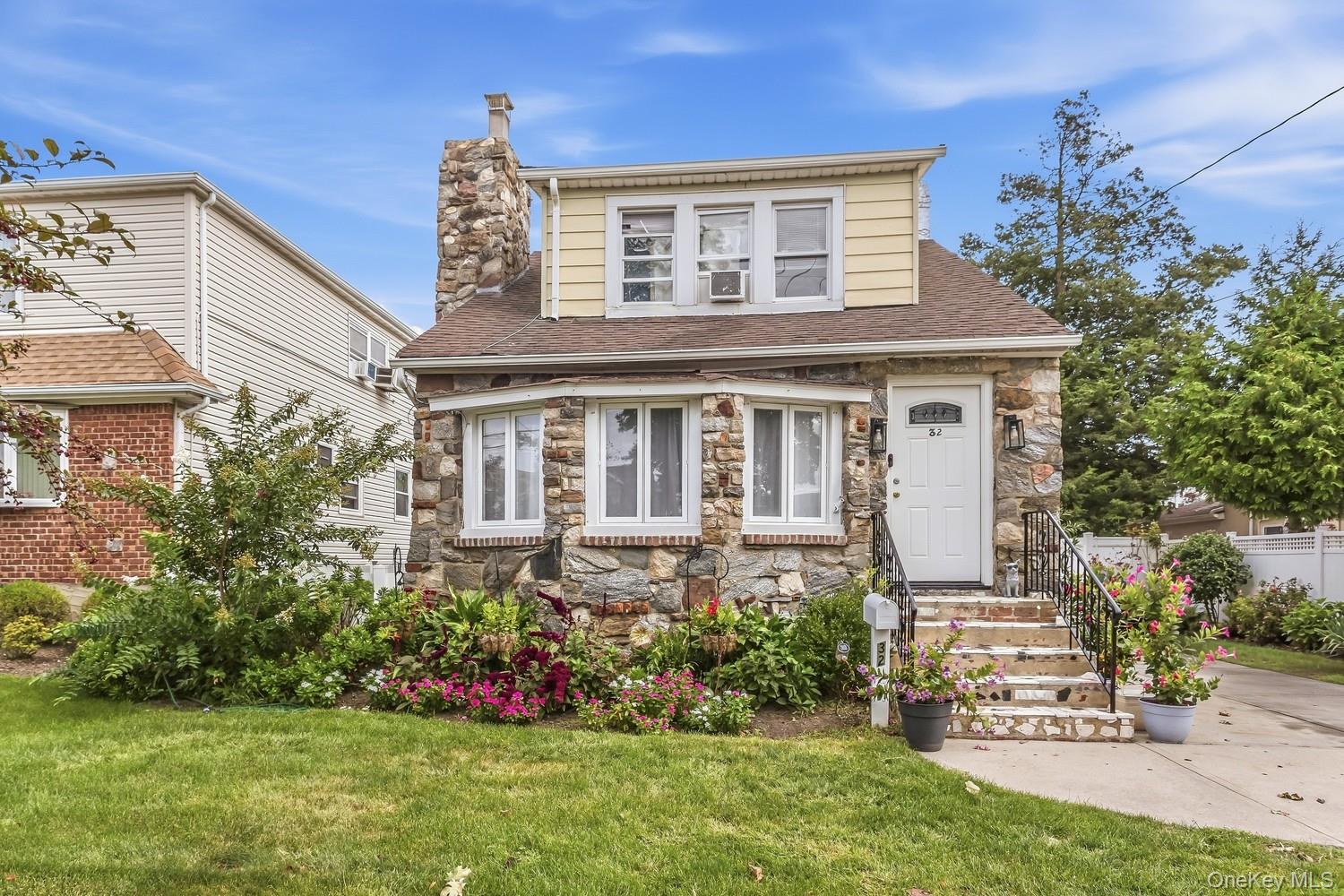 32 Franklin Street – For Sale photo 2