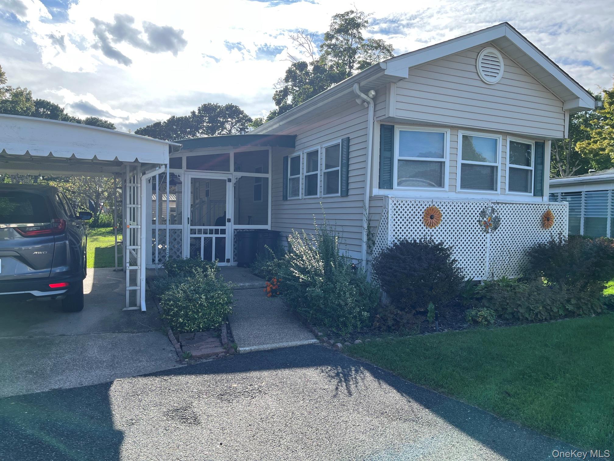 1661 Old Country Rd, Unit 282