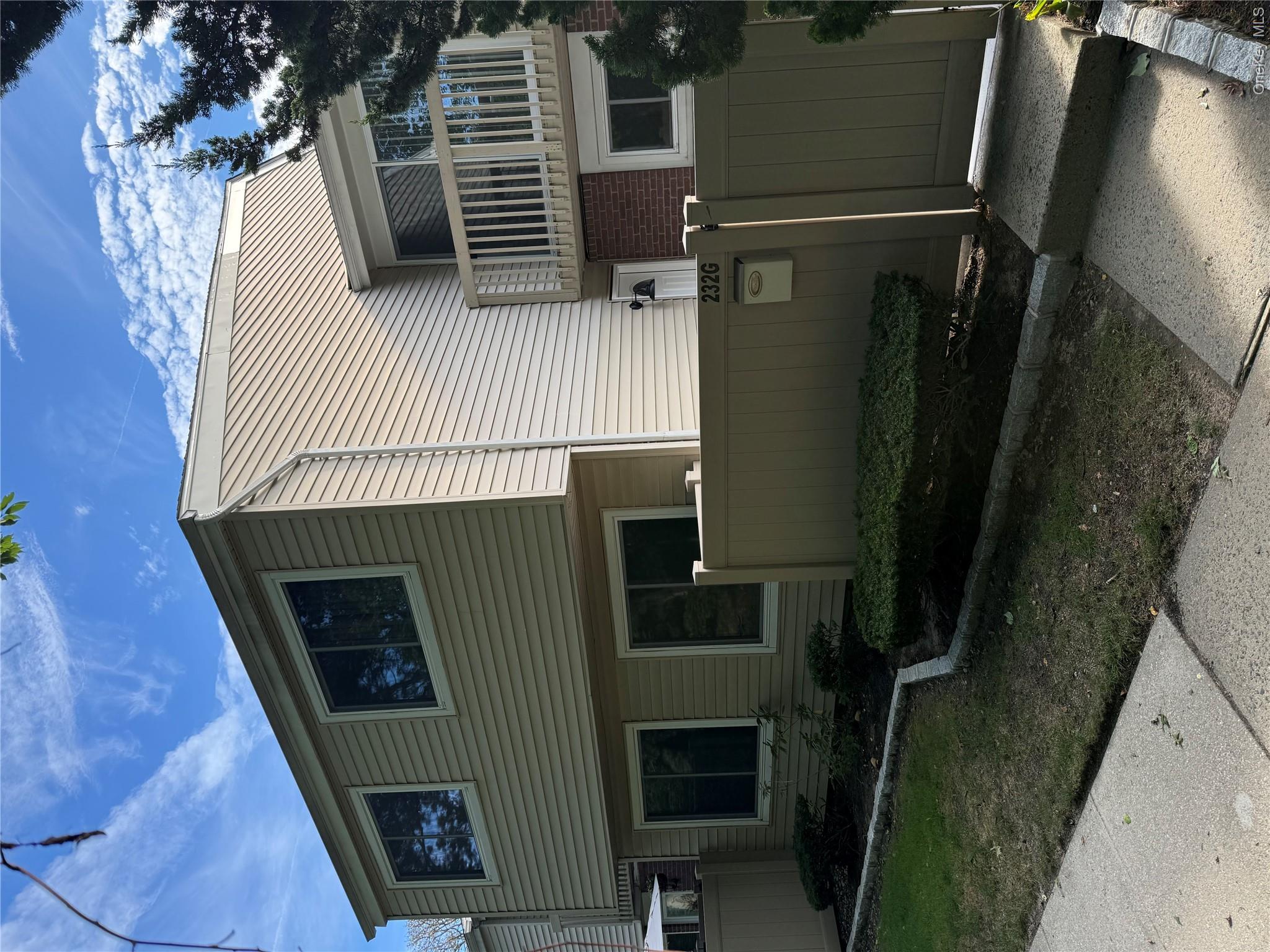 232 Springmeadow Drive, Unit G photo 2