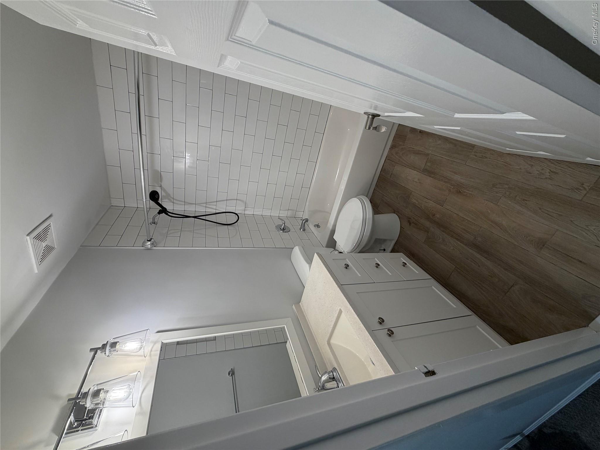 232 Springmeadow Drive, Unit G photo 11
