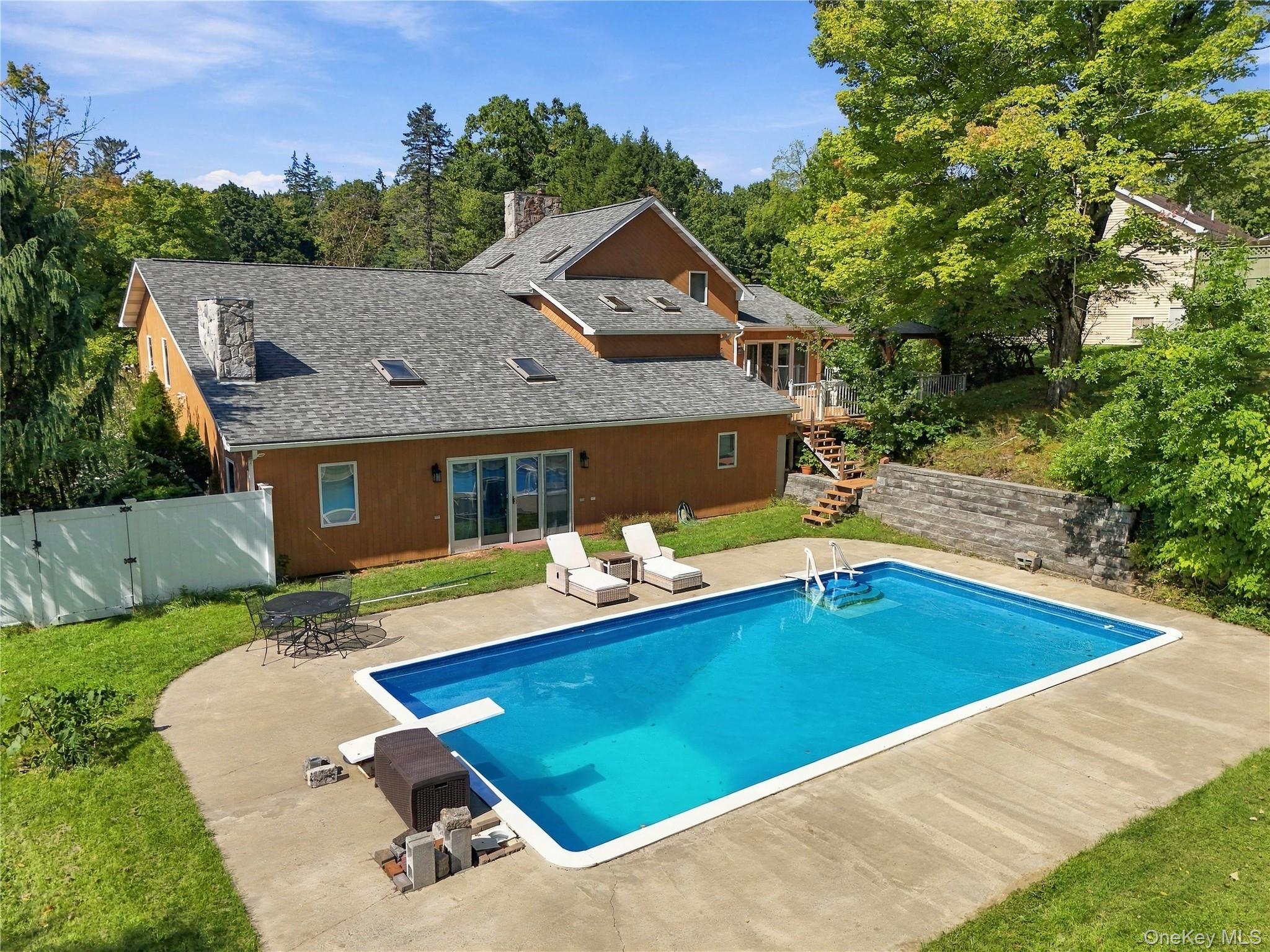 2 Stanton Drive – For Sale