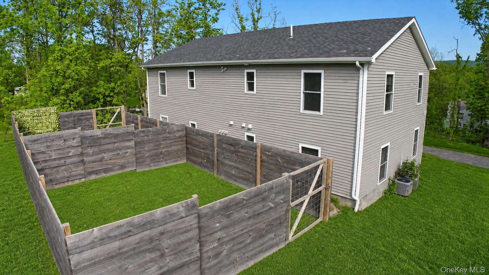 23 HIGHLAND Avenue – For Sale photo 3