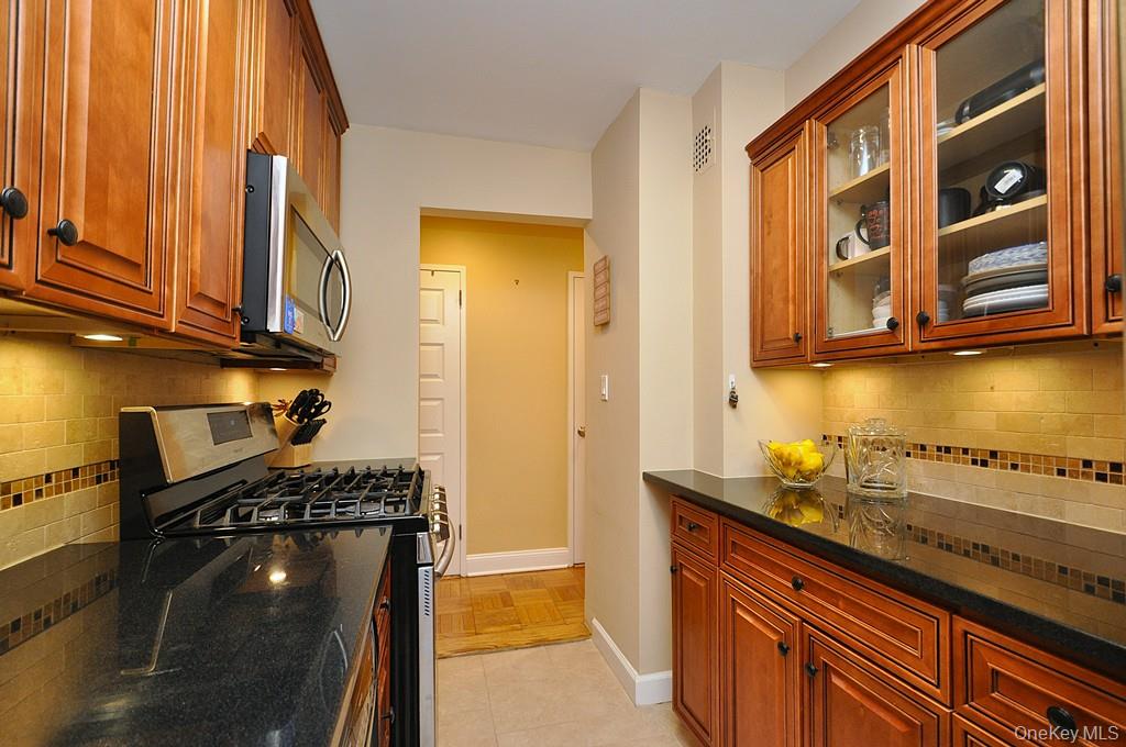 10 Old Mamaroneck Road, Unit 2A photo 14