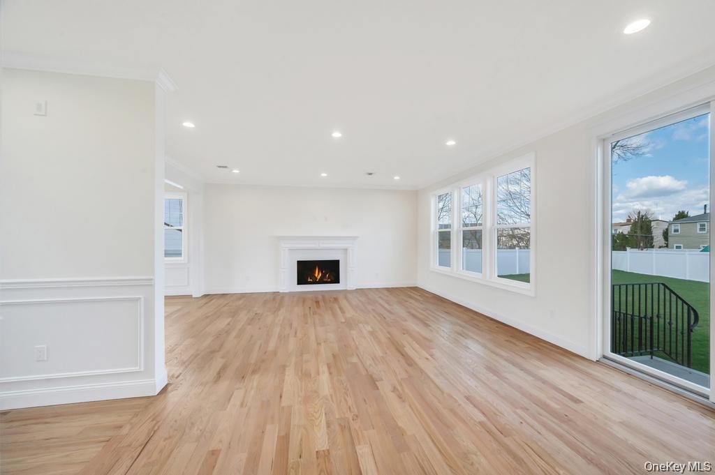 89 west Avenue – For Sale photo 14