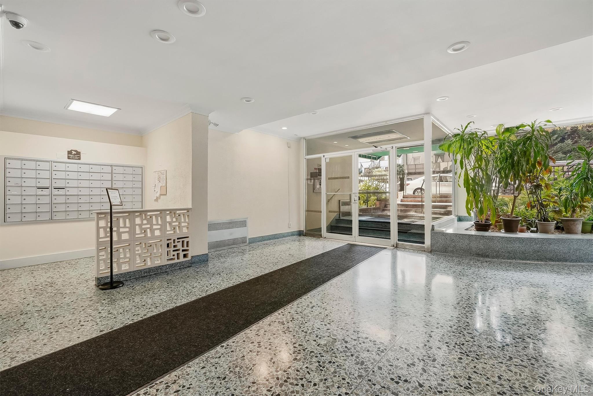 642 Locust Street, Unit 4H photo 4