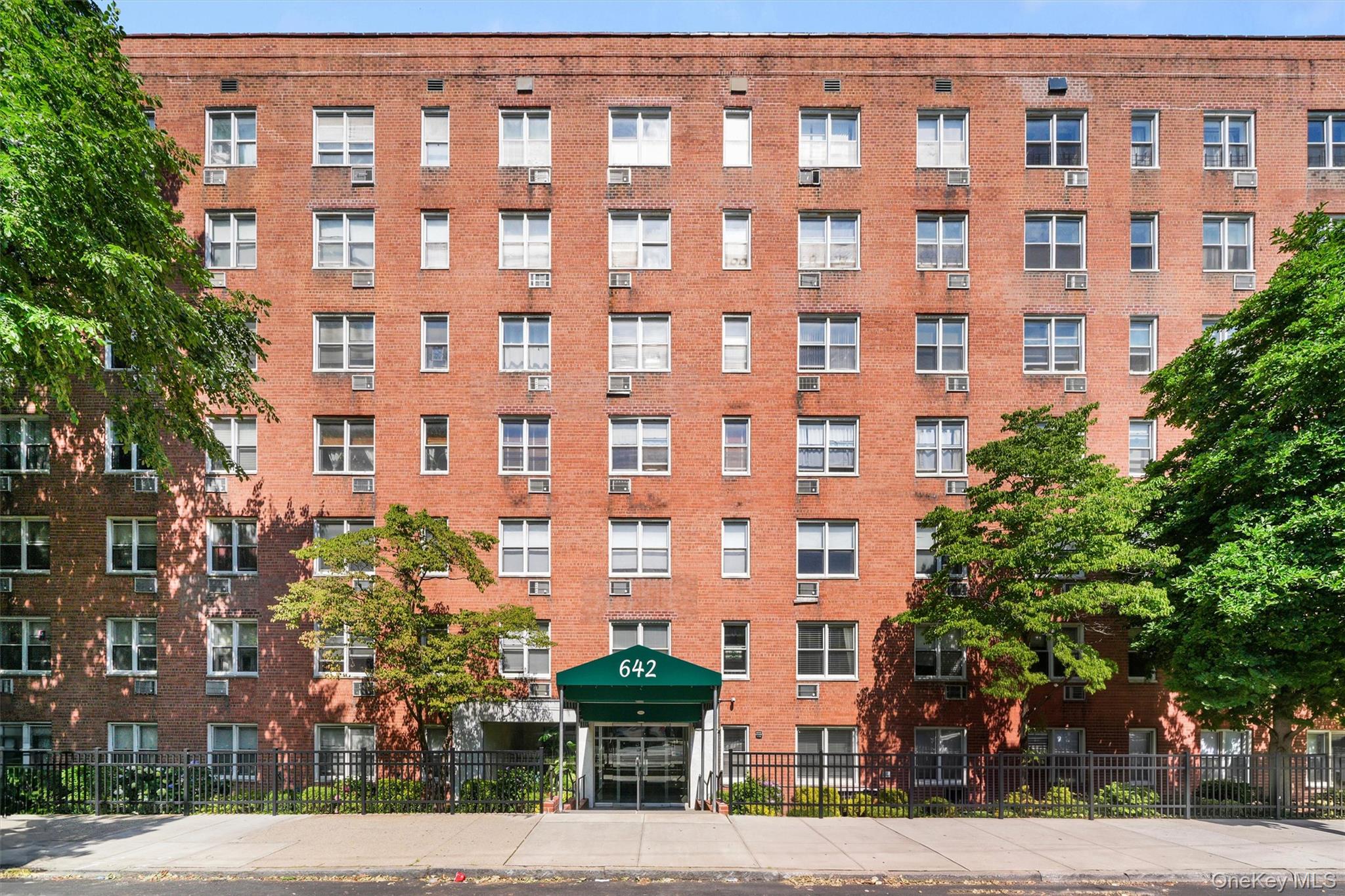 642 Locust Street, Unit 4H
