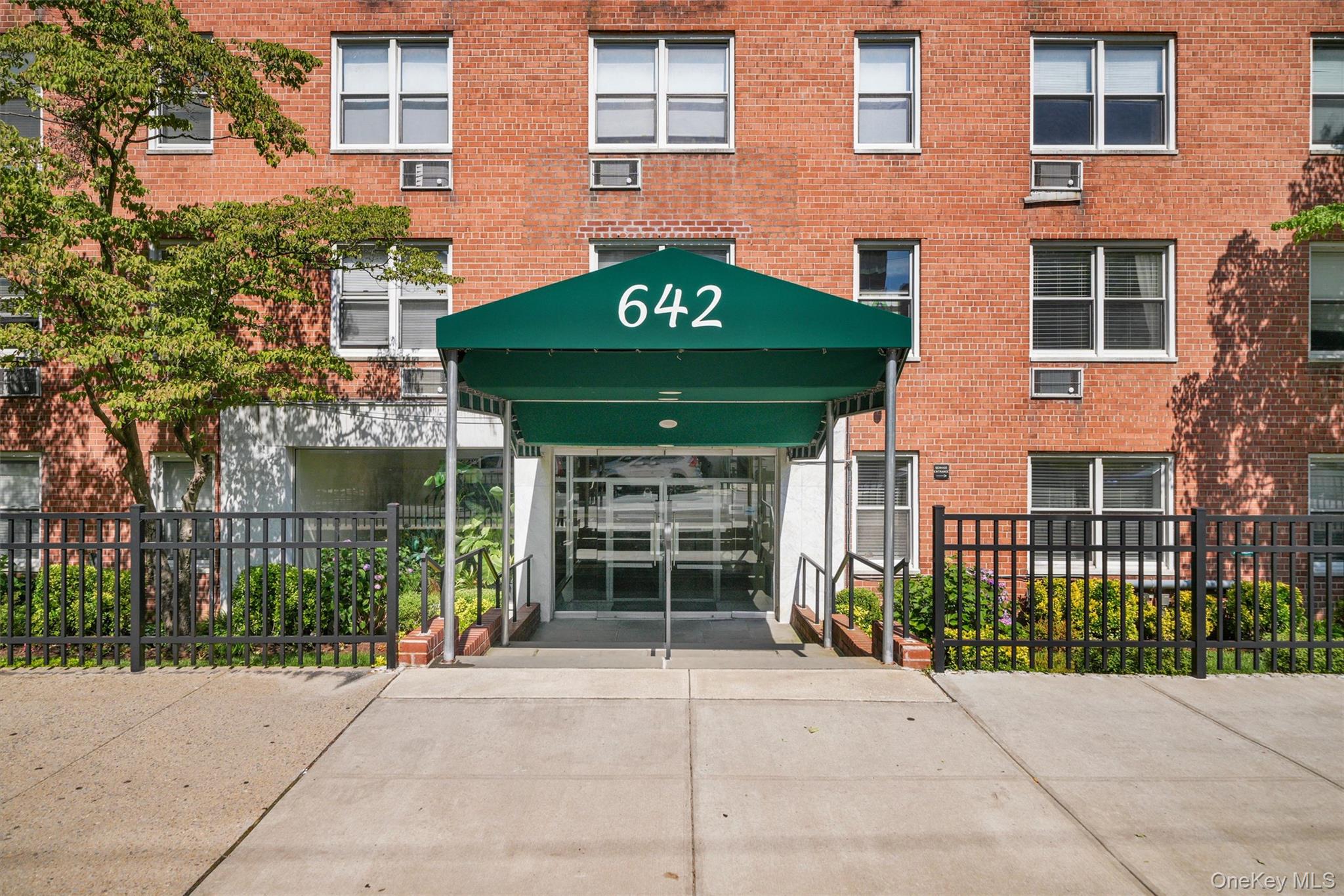 642 Locust Street, Unit 4H photo 3