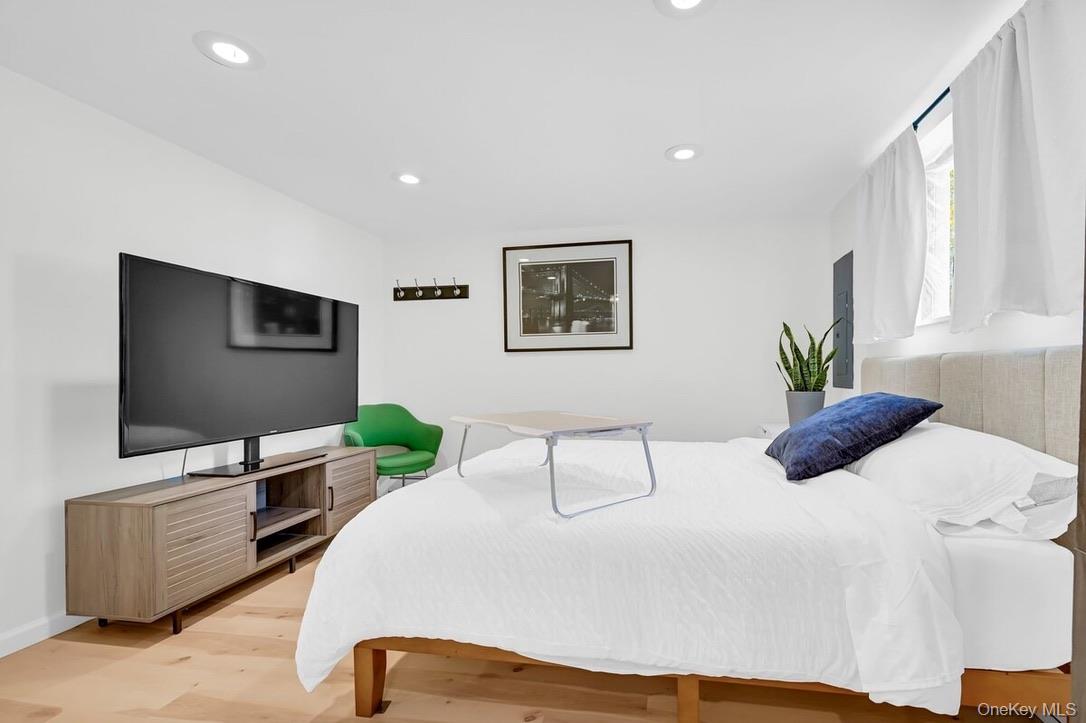 2 Caroline Drive W – For Rent photo 21
