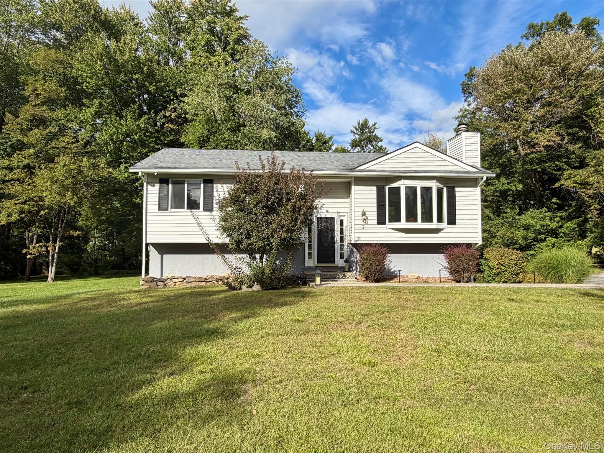 2 Caroline Drive W – For Rent