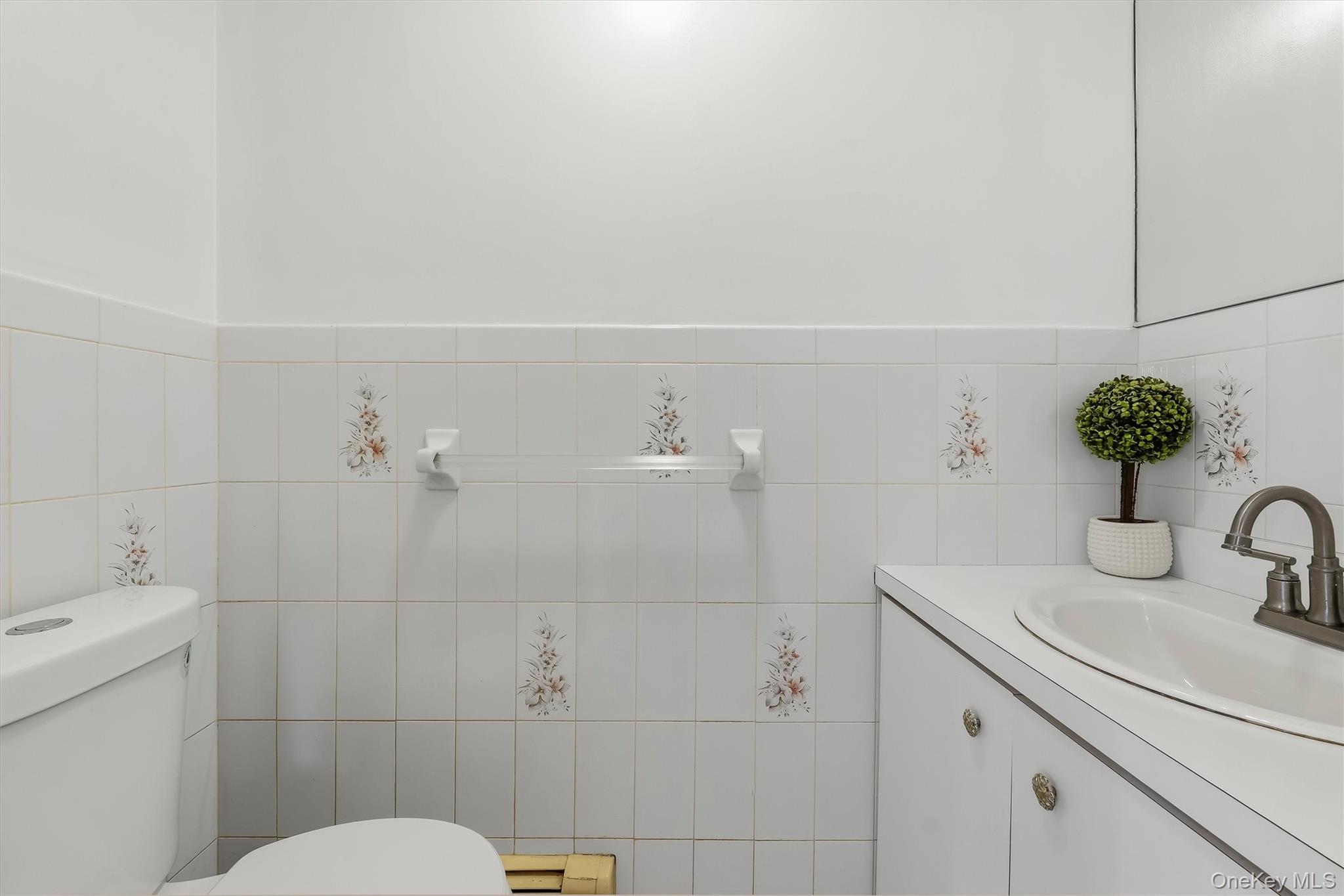 1 W Glen Avenue – For Sale photo 14