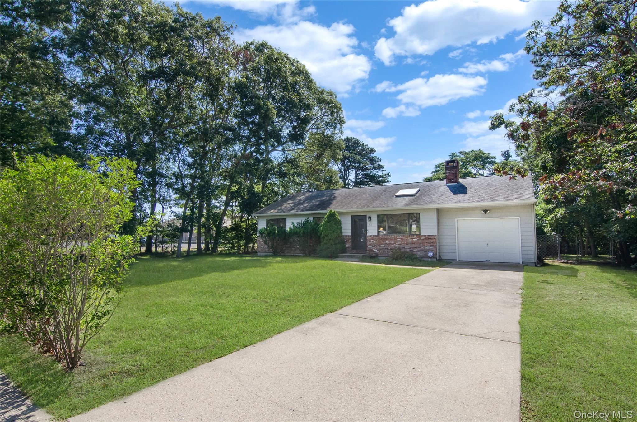 82 Argonne Road E – For Sale photo 2
