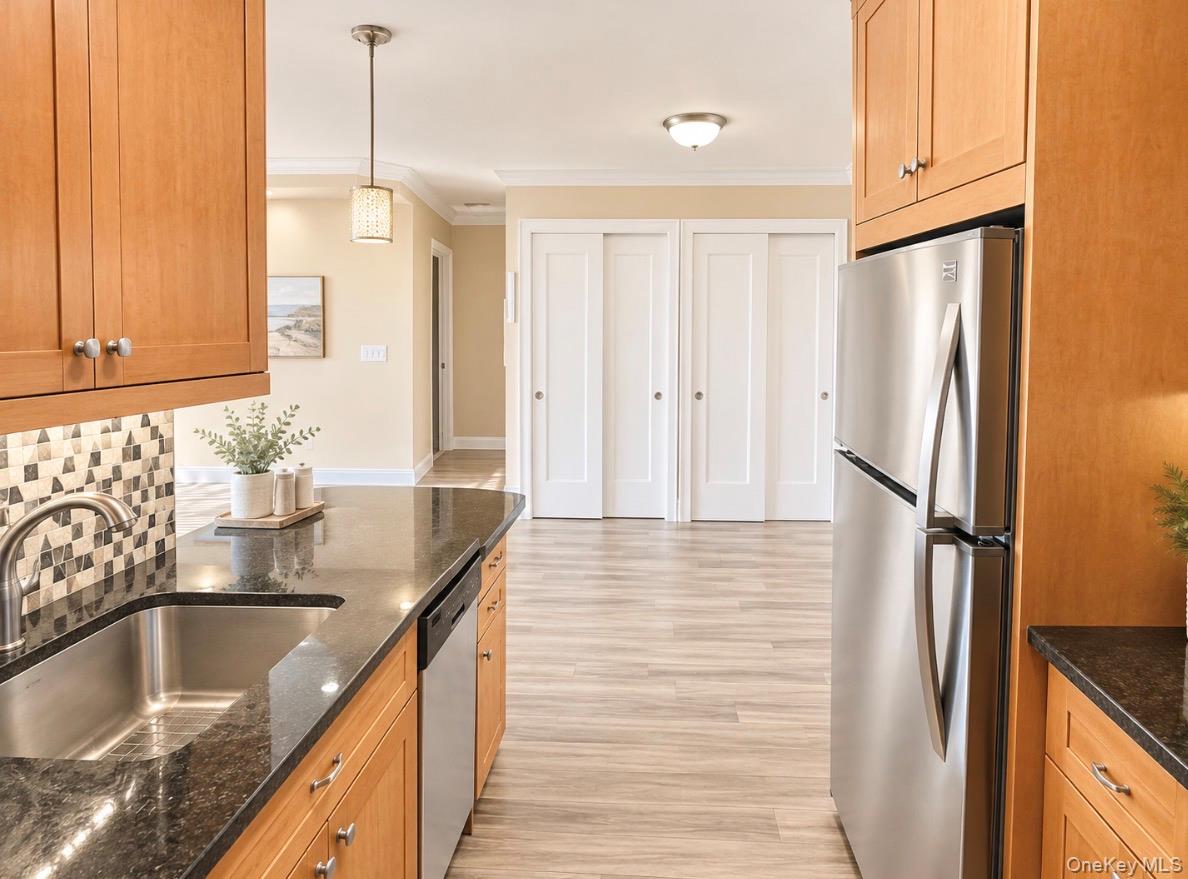 27110 Grand Central Parkway, Unit 30C photo 7