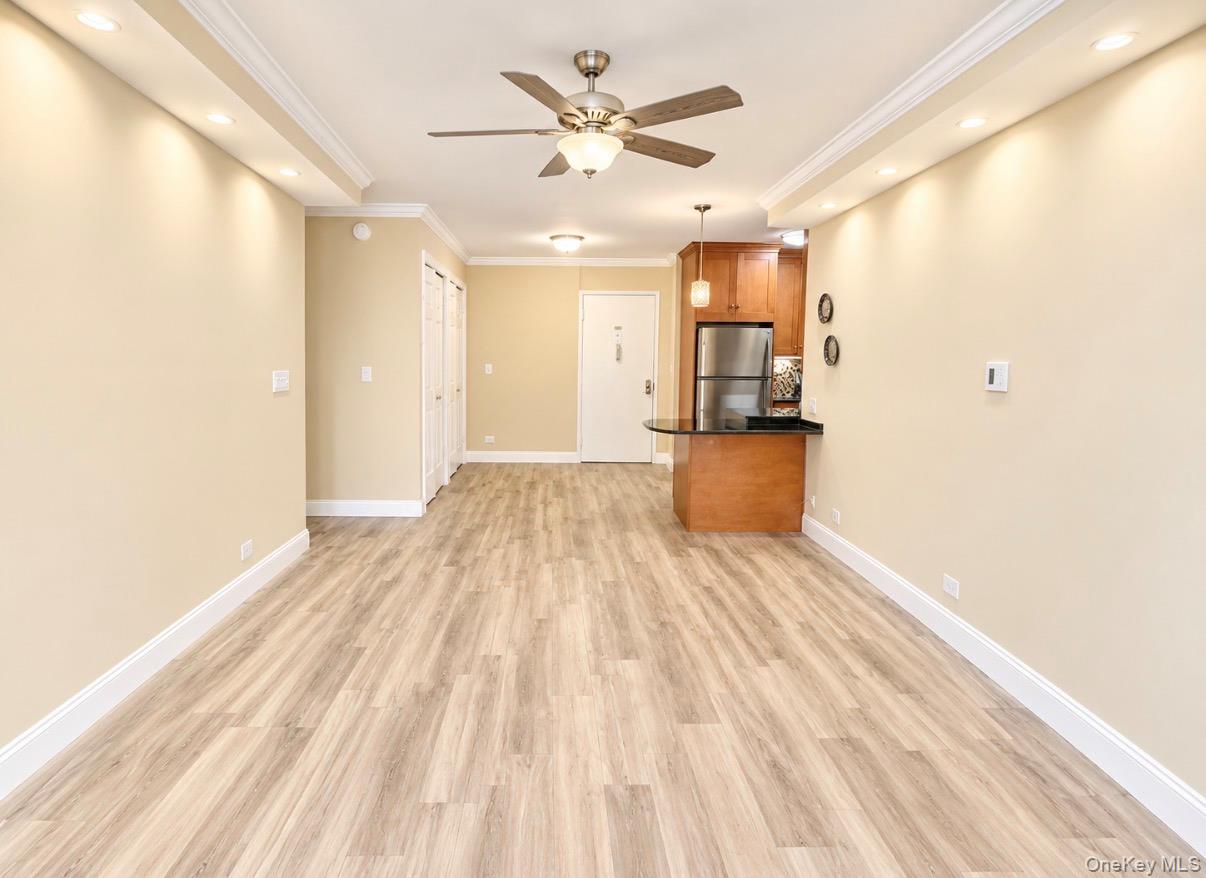 27110 Grand Central Parkway, Unit 30C photo 4