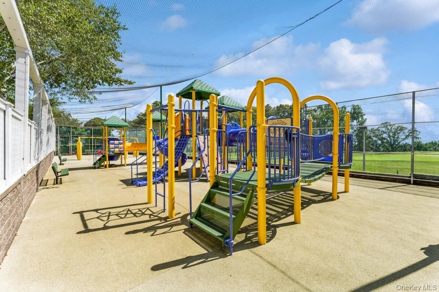 27110 Grand Central Parkway, Unit 30C photo 14