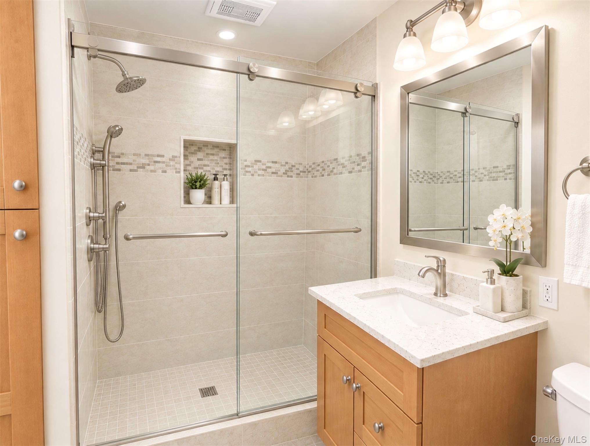 27110 Grand Central Parkway, Unit 30C photo 3