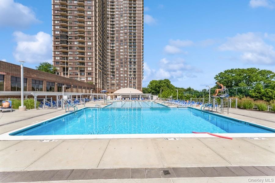 27110 Grand Central Parkway, Unit 30C photo 13