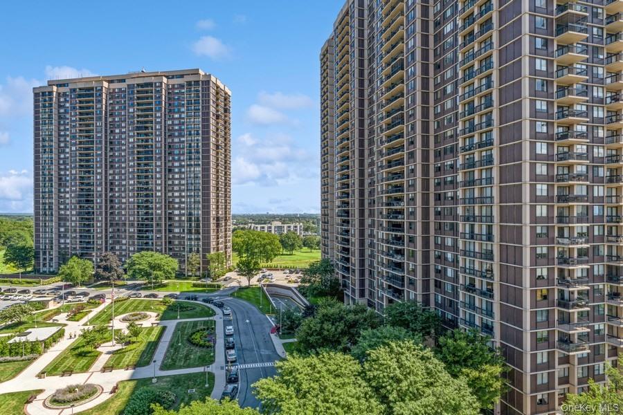 27110 Grand Central Parkway, Unit 30C photo 23