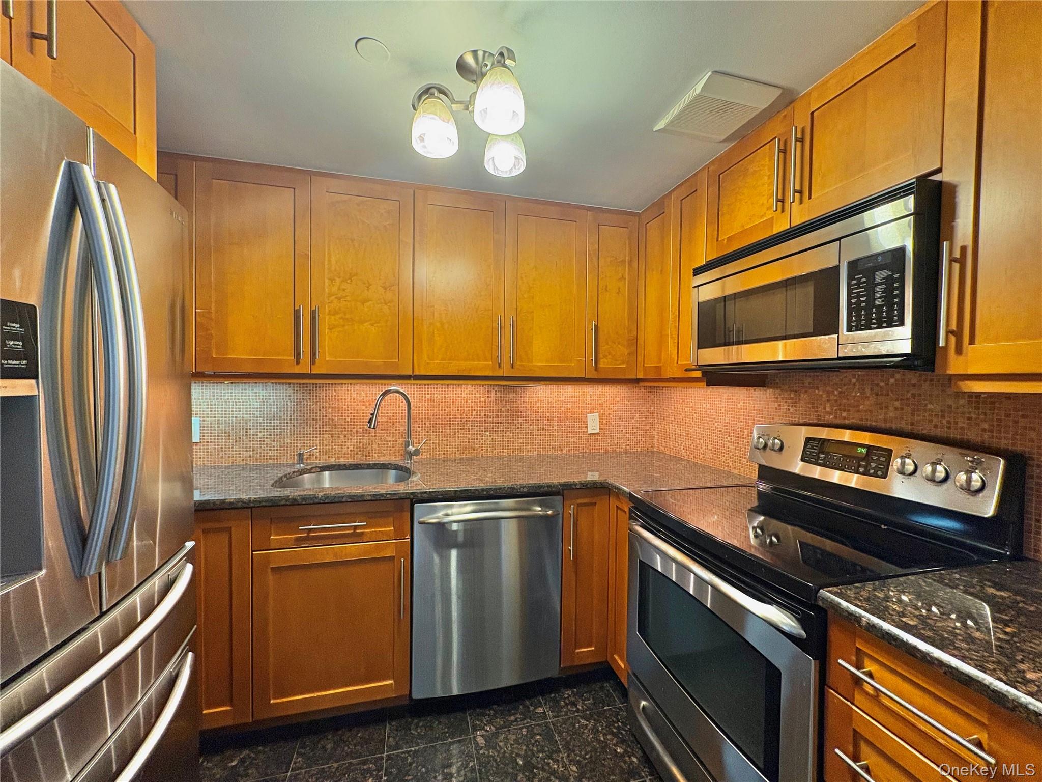 100 Cuttermill Road, Unit 3h photo 6