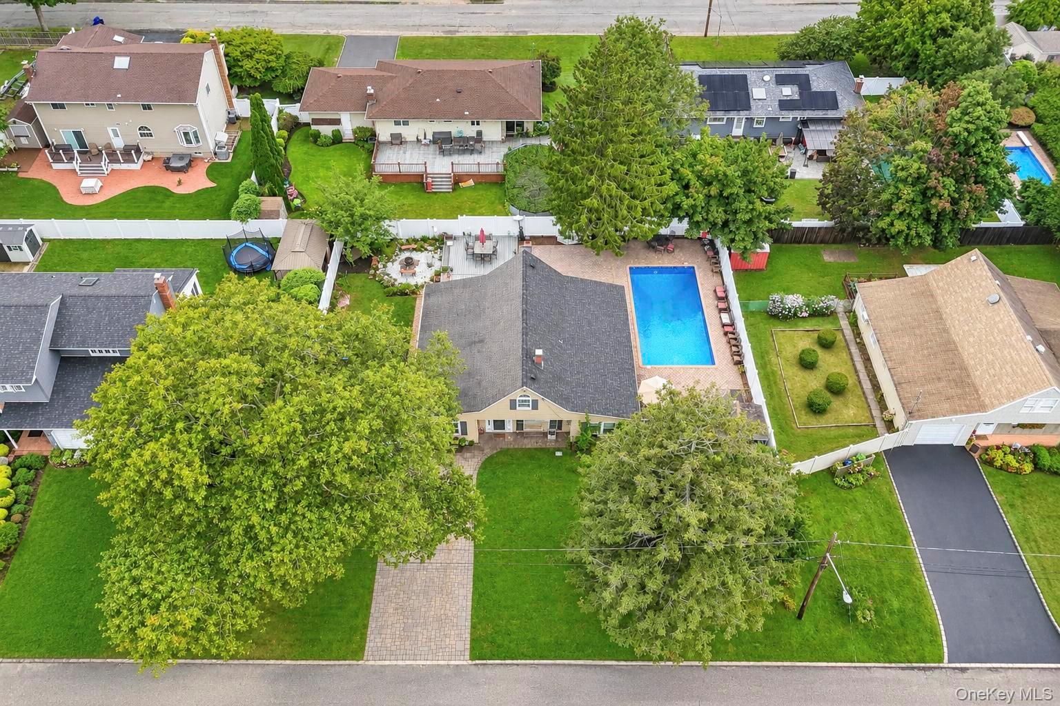 54 Pacific Avenue – For Sale