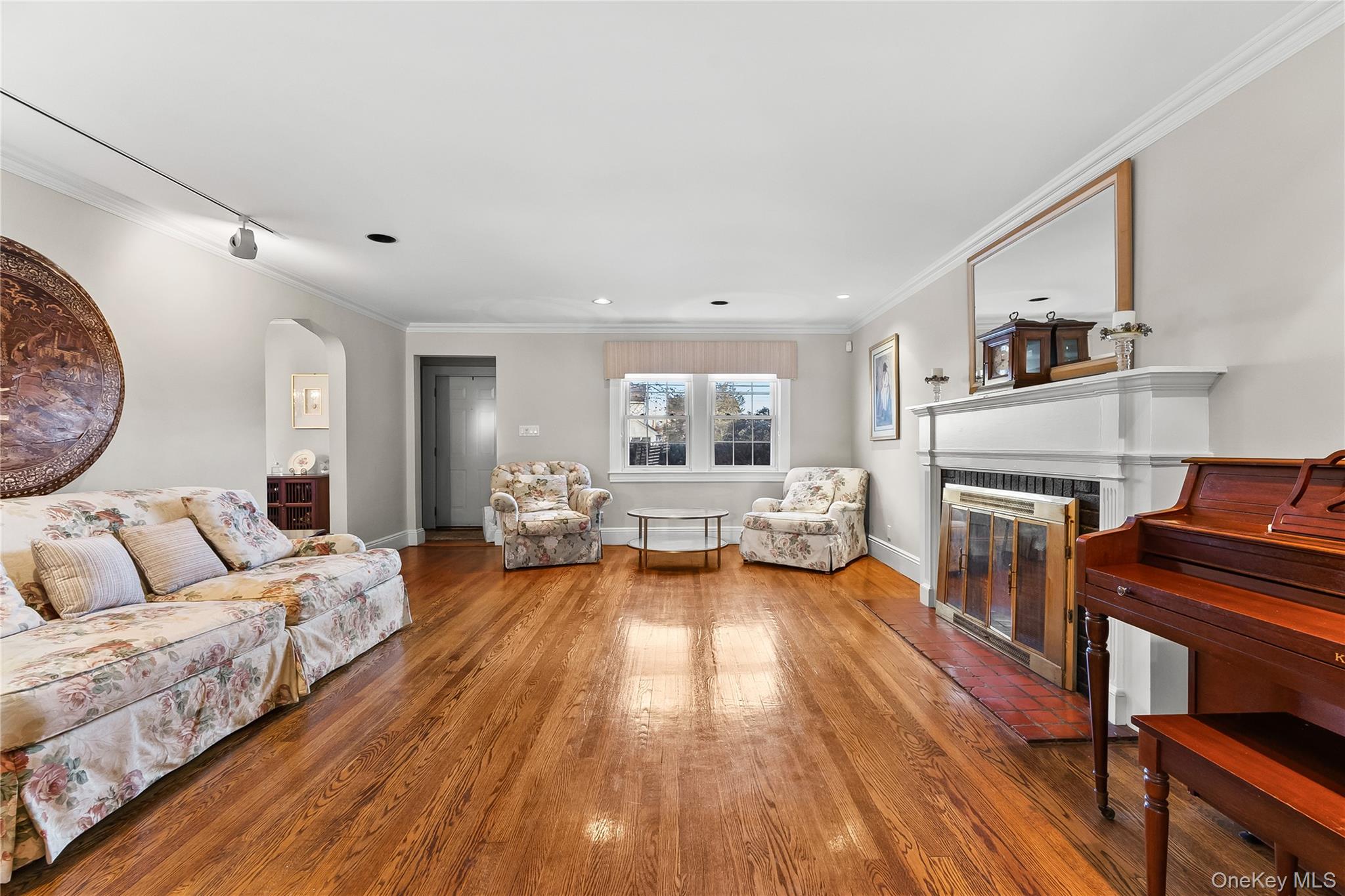 43-24 Morgan Street – For Sale photo 9