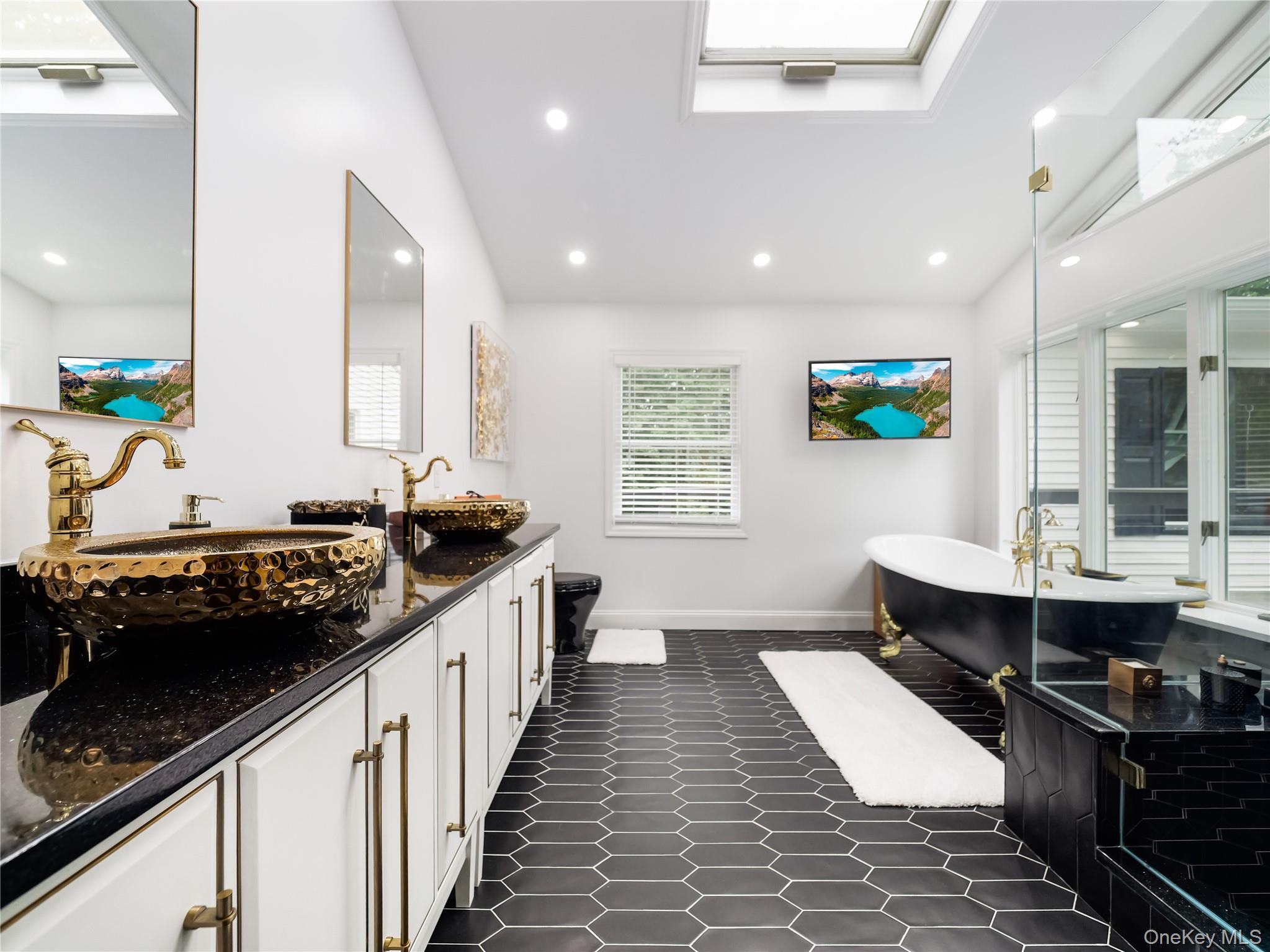 2 Baltsas Road – For Sale photo 16