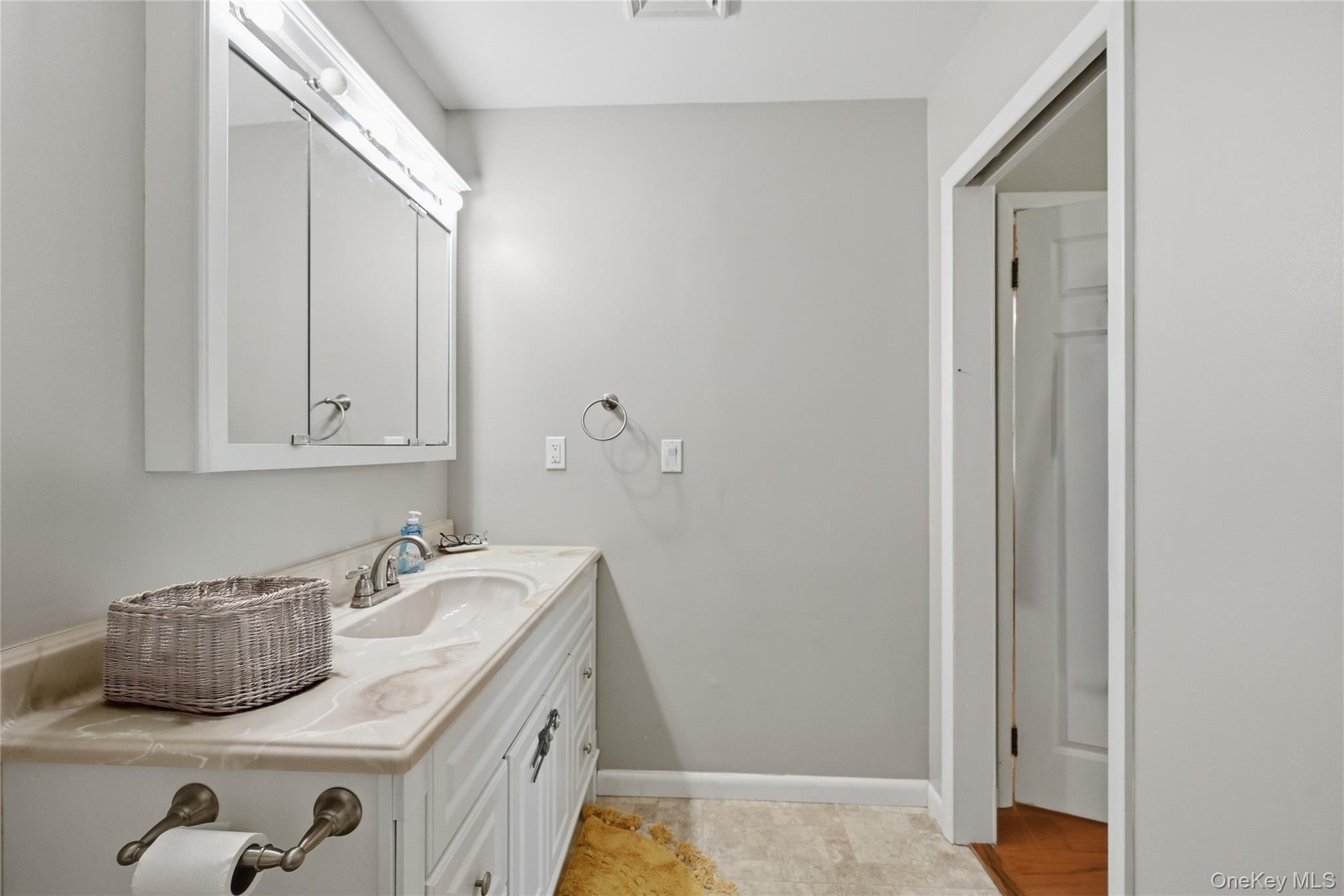14 Young Street – For Sale photo 15