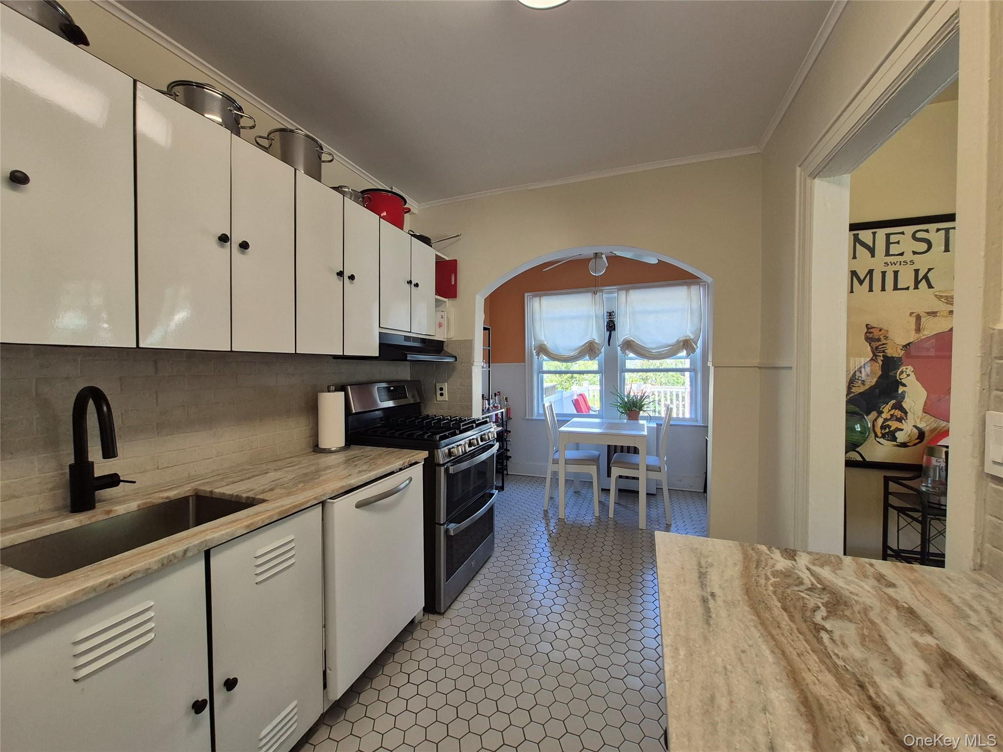 327 E Pine Street – For Sale photo 4