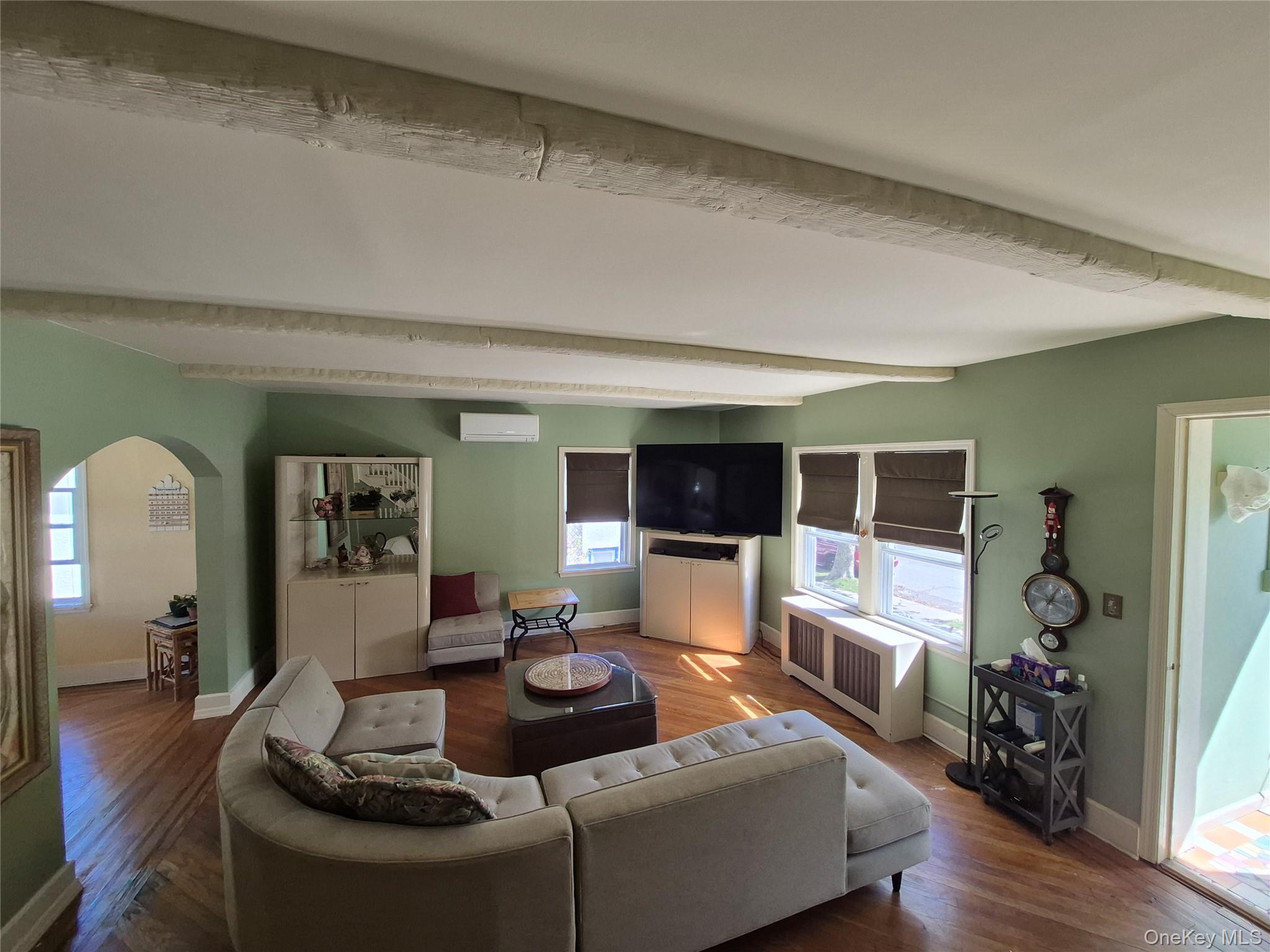 327 E Pine Street – For Sale photo 5