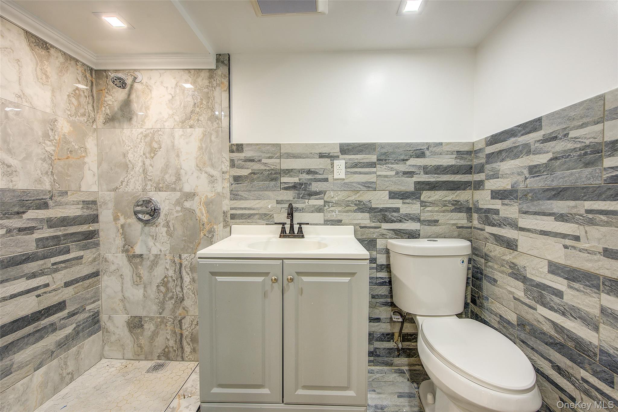32-28 Utopia Parkway – For Sale photo 36