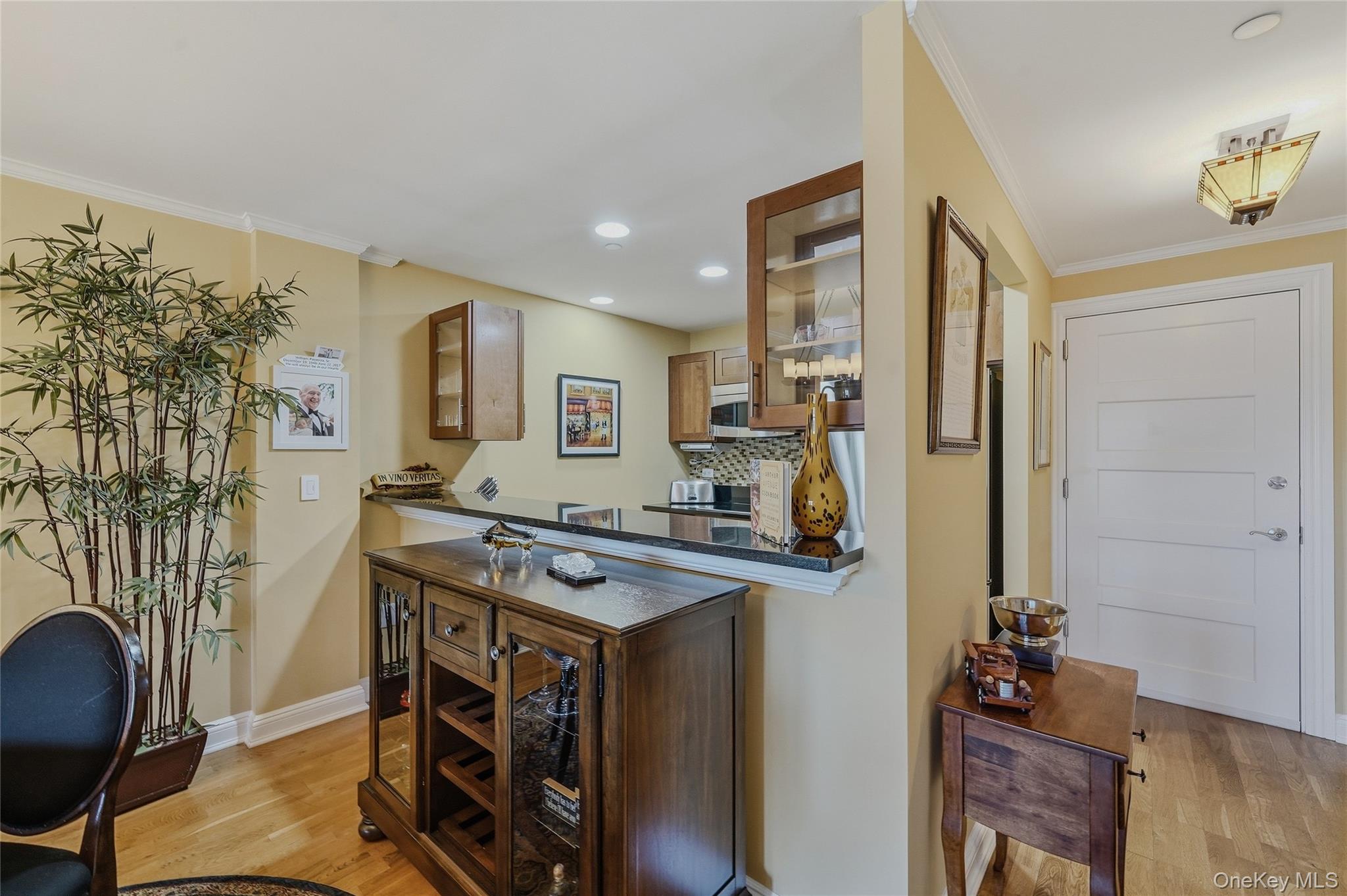 225 Stanley Avenue, Unit 107 photo 4