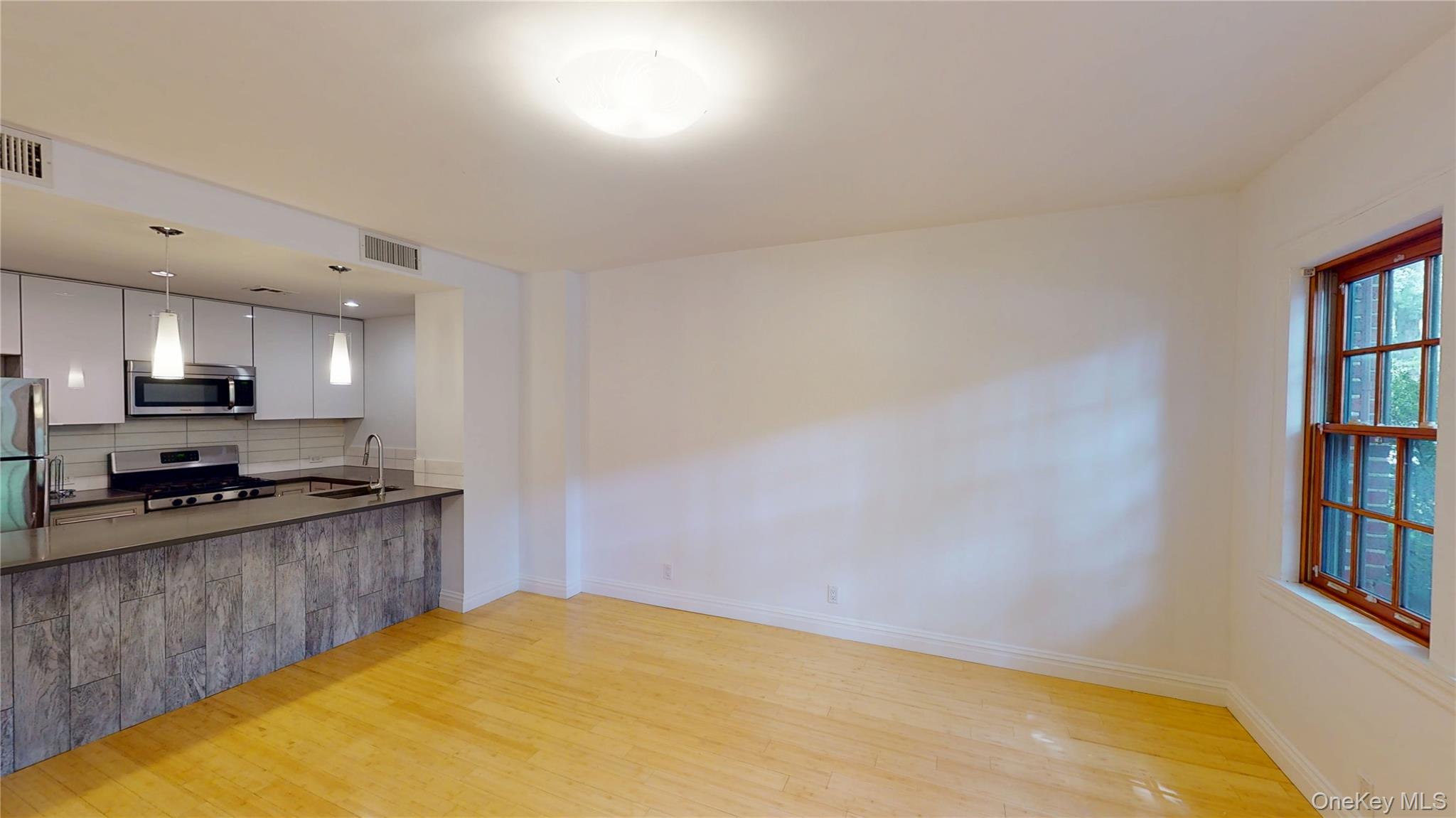 278 Burns Street, Unit 1 photo 5