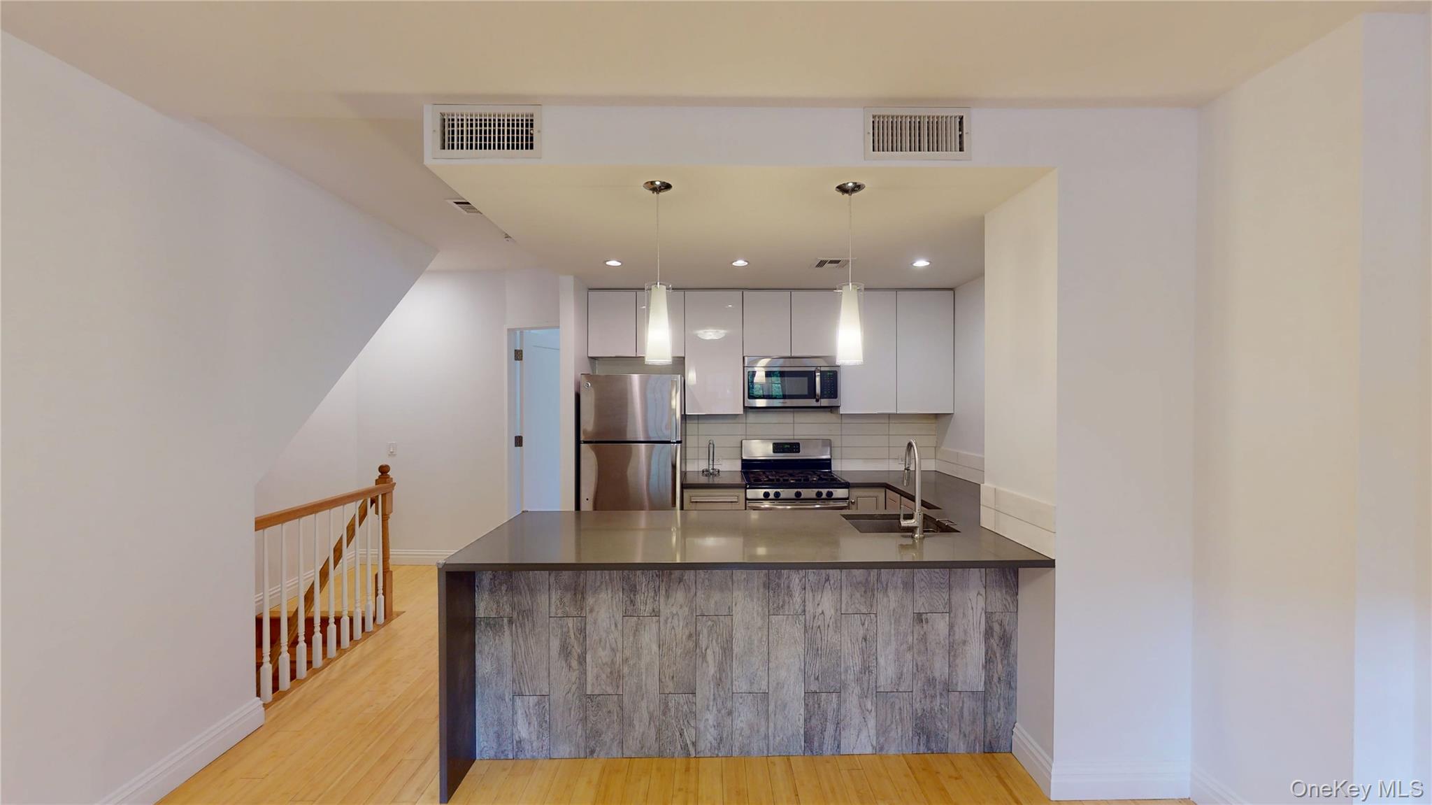 278 Burns Street, Unit 1 photo 7