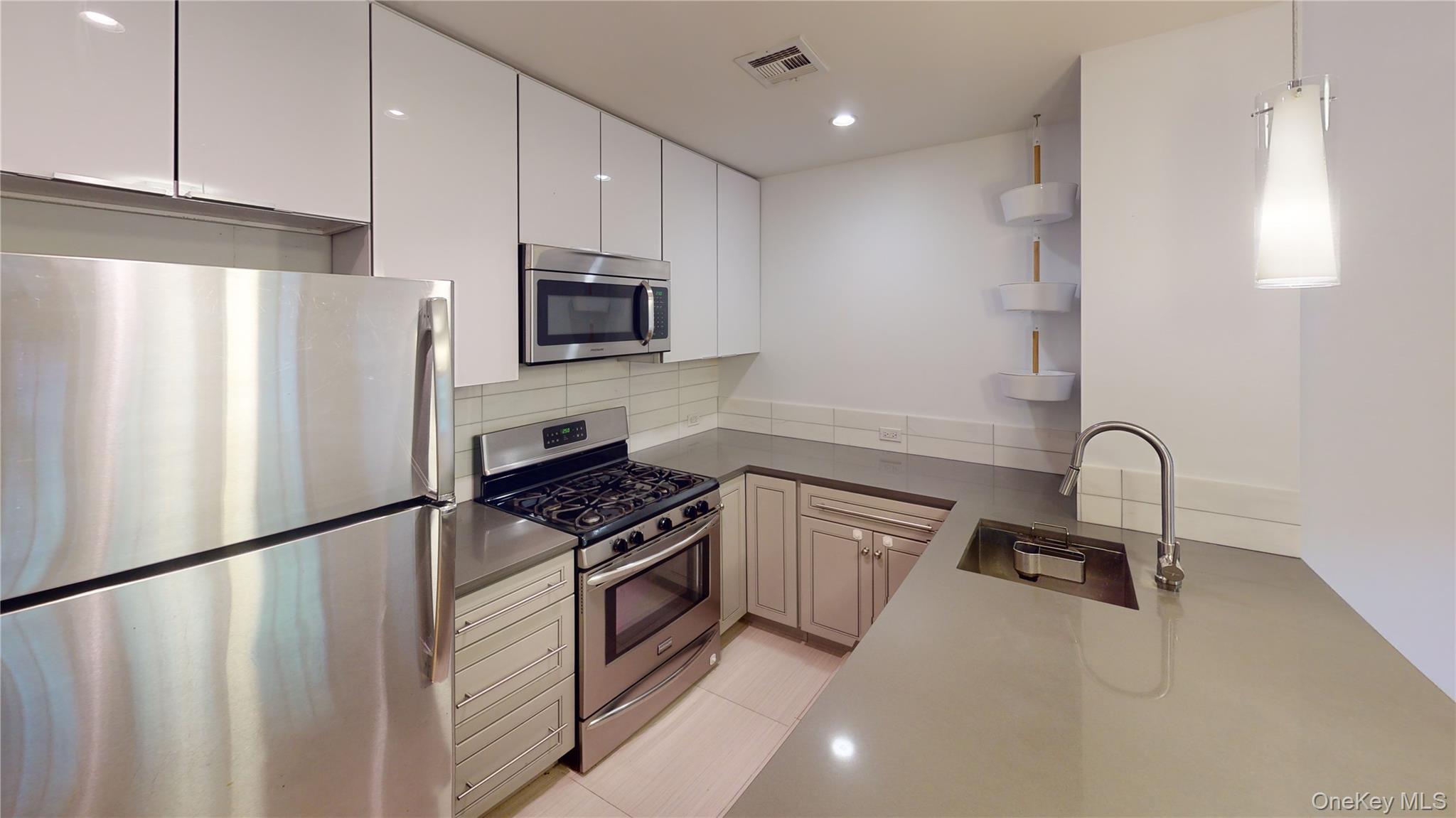 278 Burns Street, Unit 1 photo 8