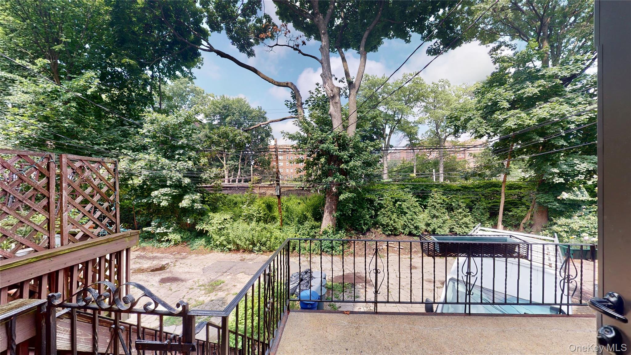 278 Burns Street, Unit 1 photo 38