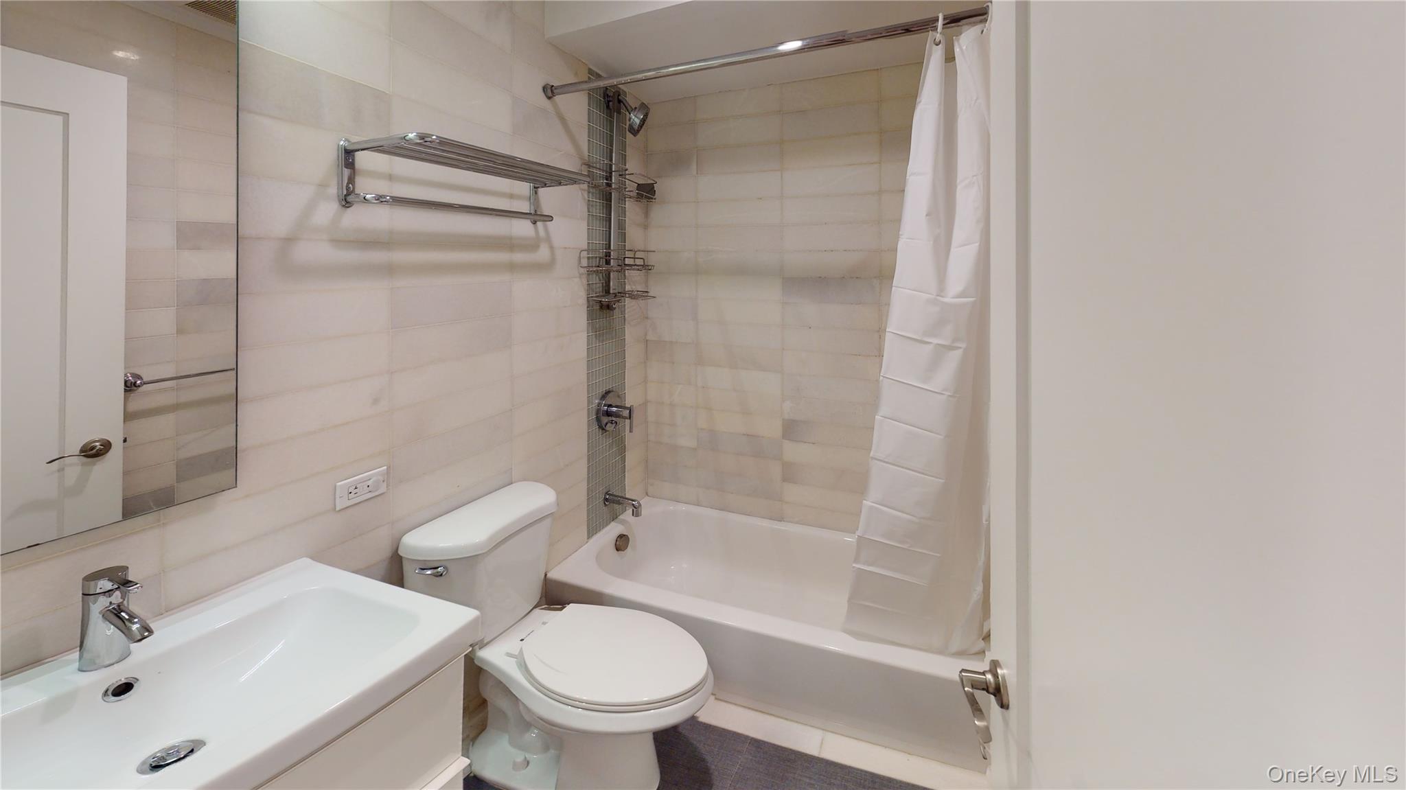 278 Burns Street, Unit 1 photo 31