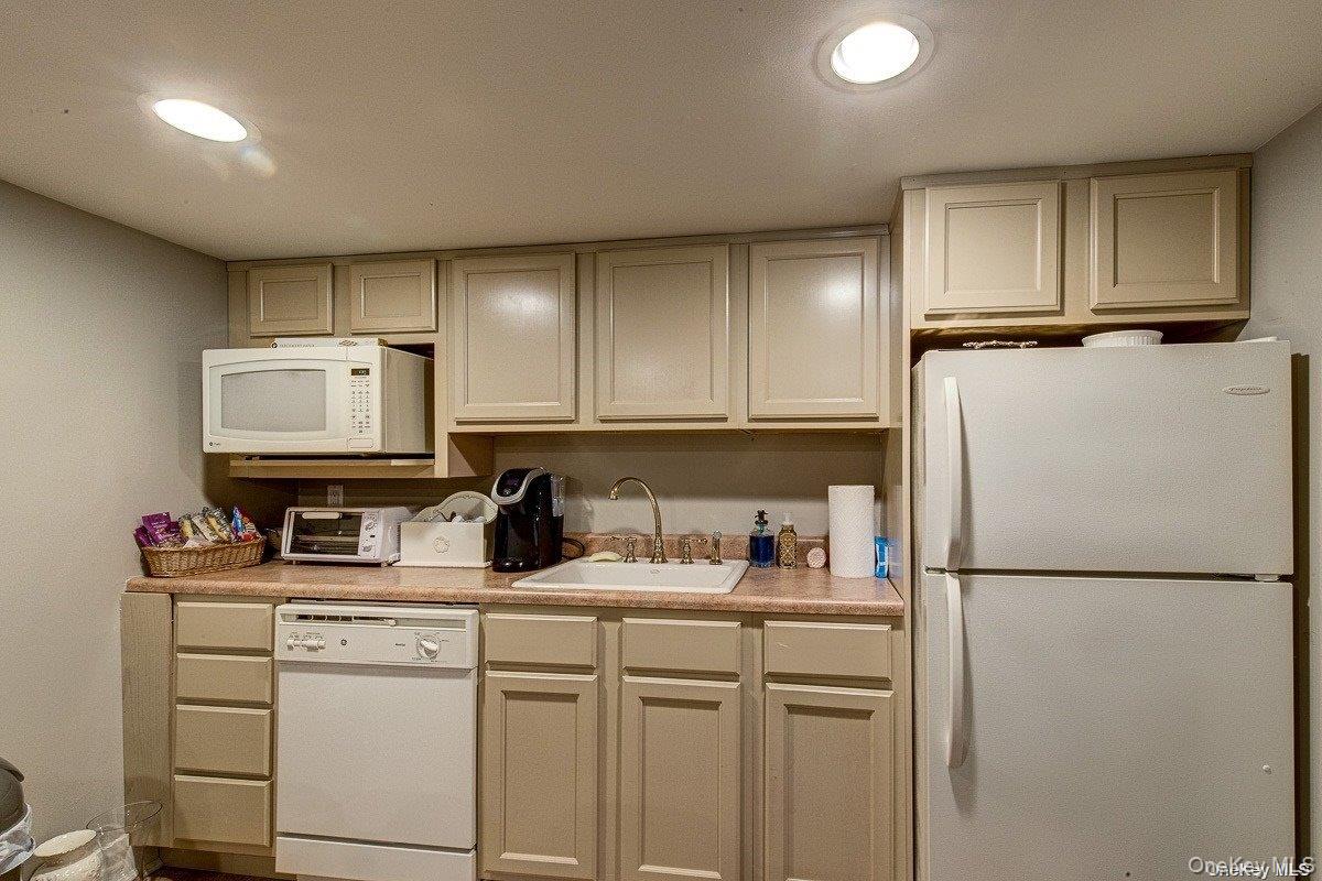 1904 New York Avenue – For Rent photo 18