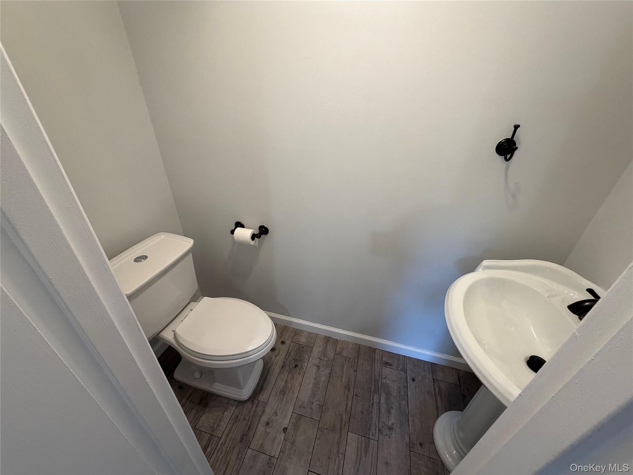 203 Springmeadow Drive, Unit B photo 9