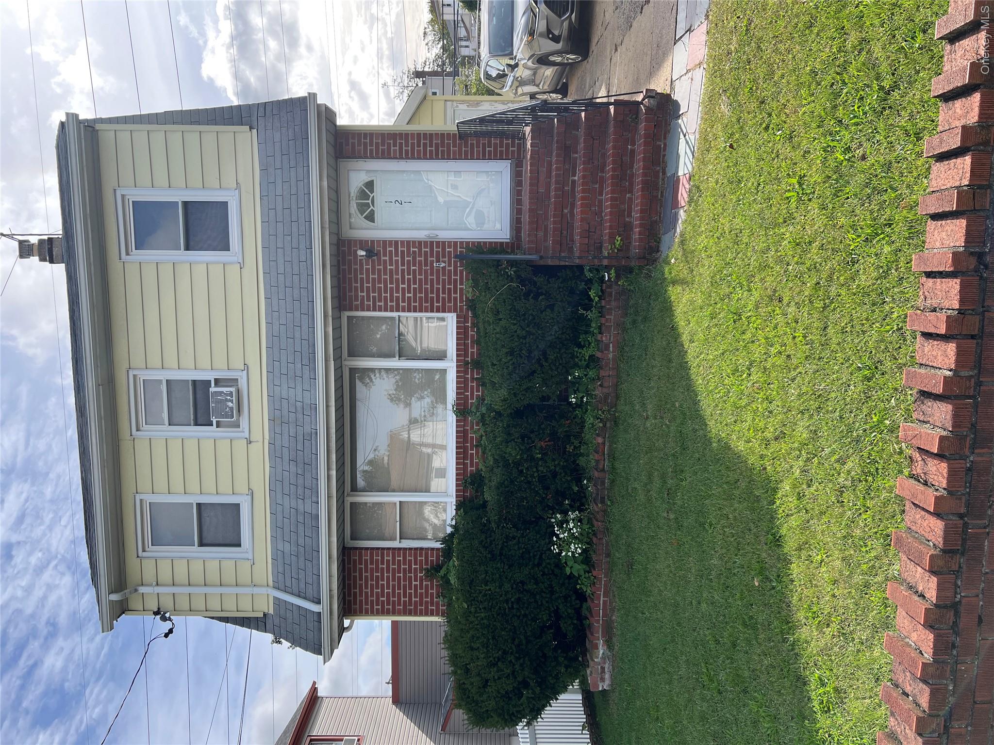 121 Cochran Place – For Sale photo 2