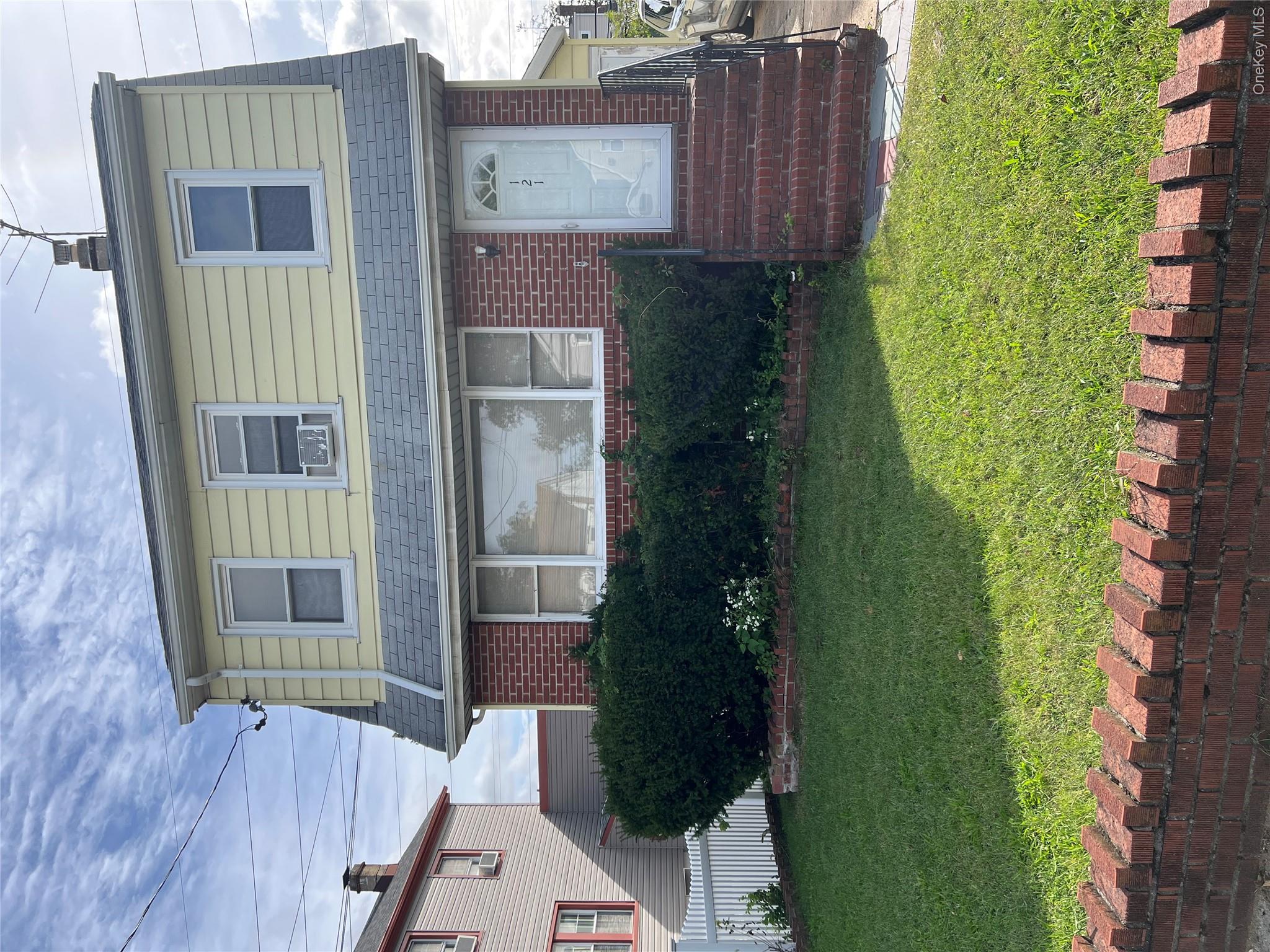 121 Cochran Place – For Sale