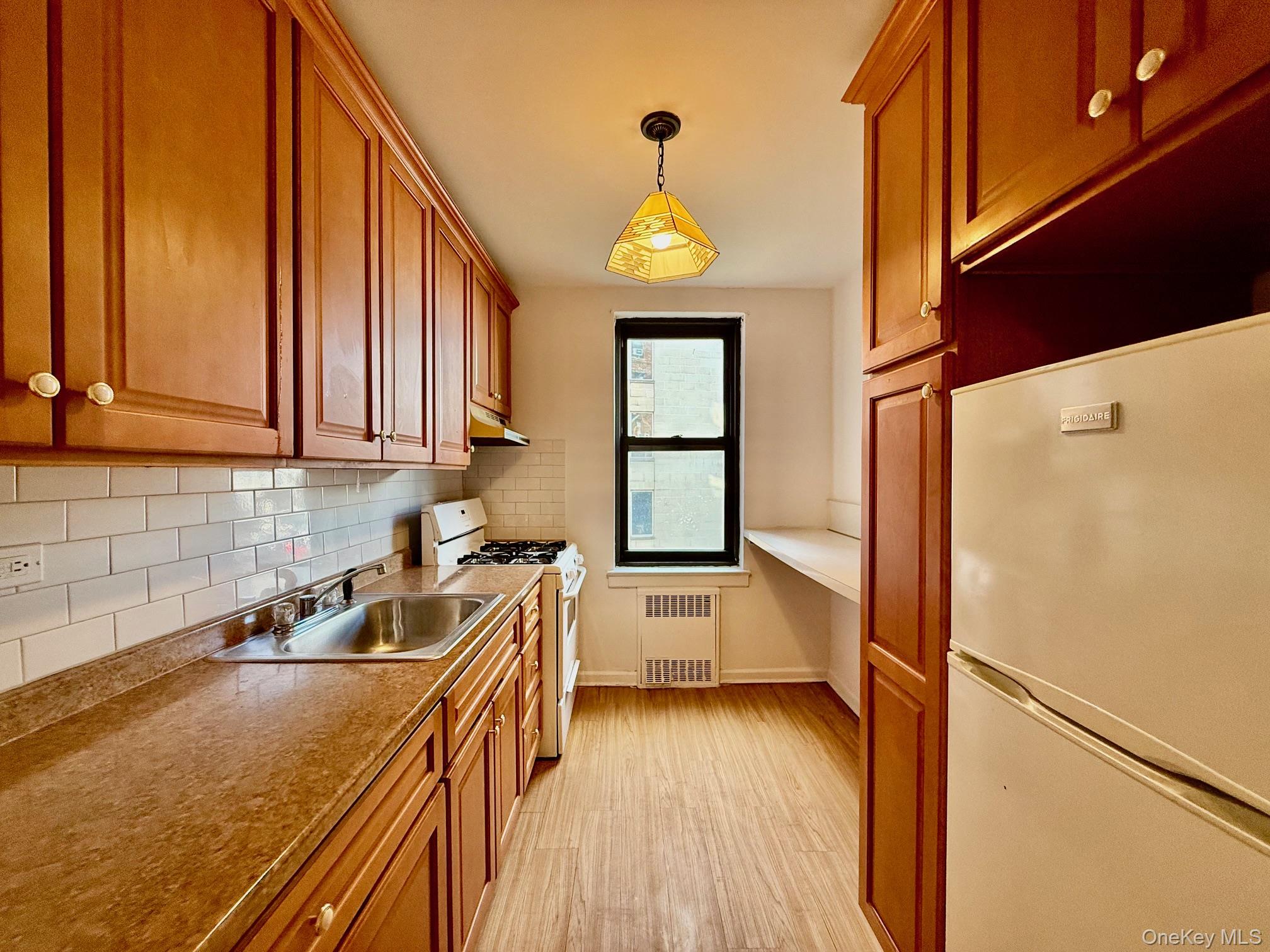 112-24 Northern Boulevard, Unit 3G photo 11