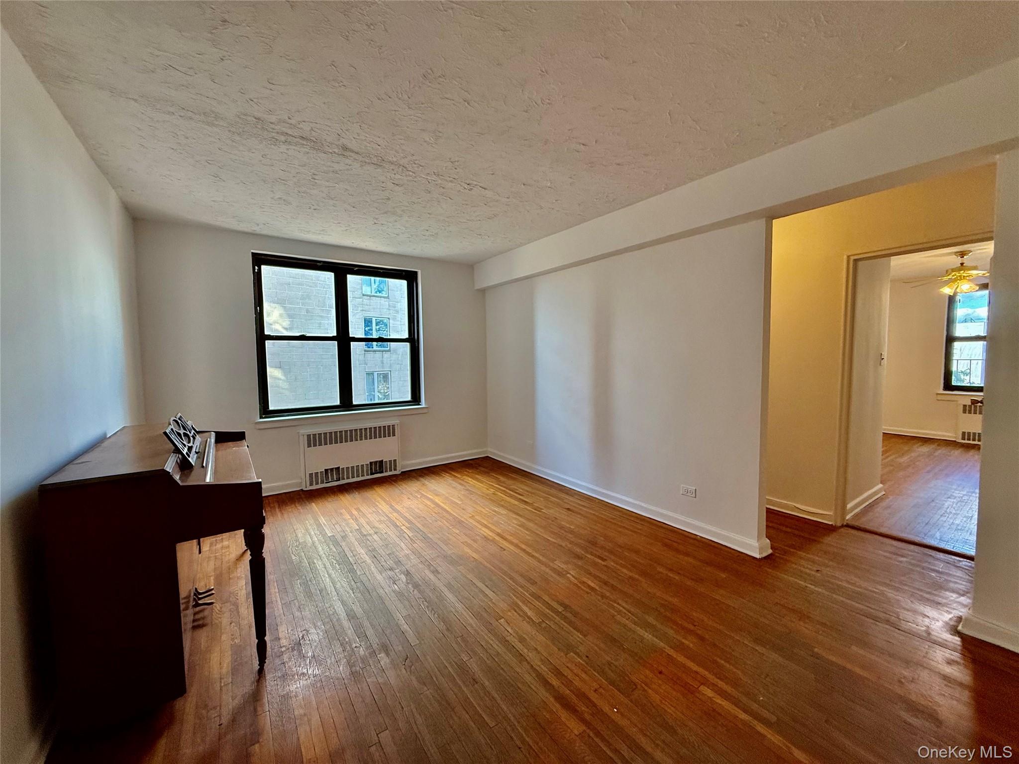 112-24 Northern Boulevard, Unit 3G photo 2