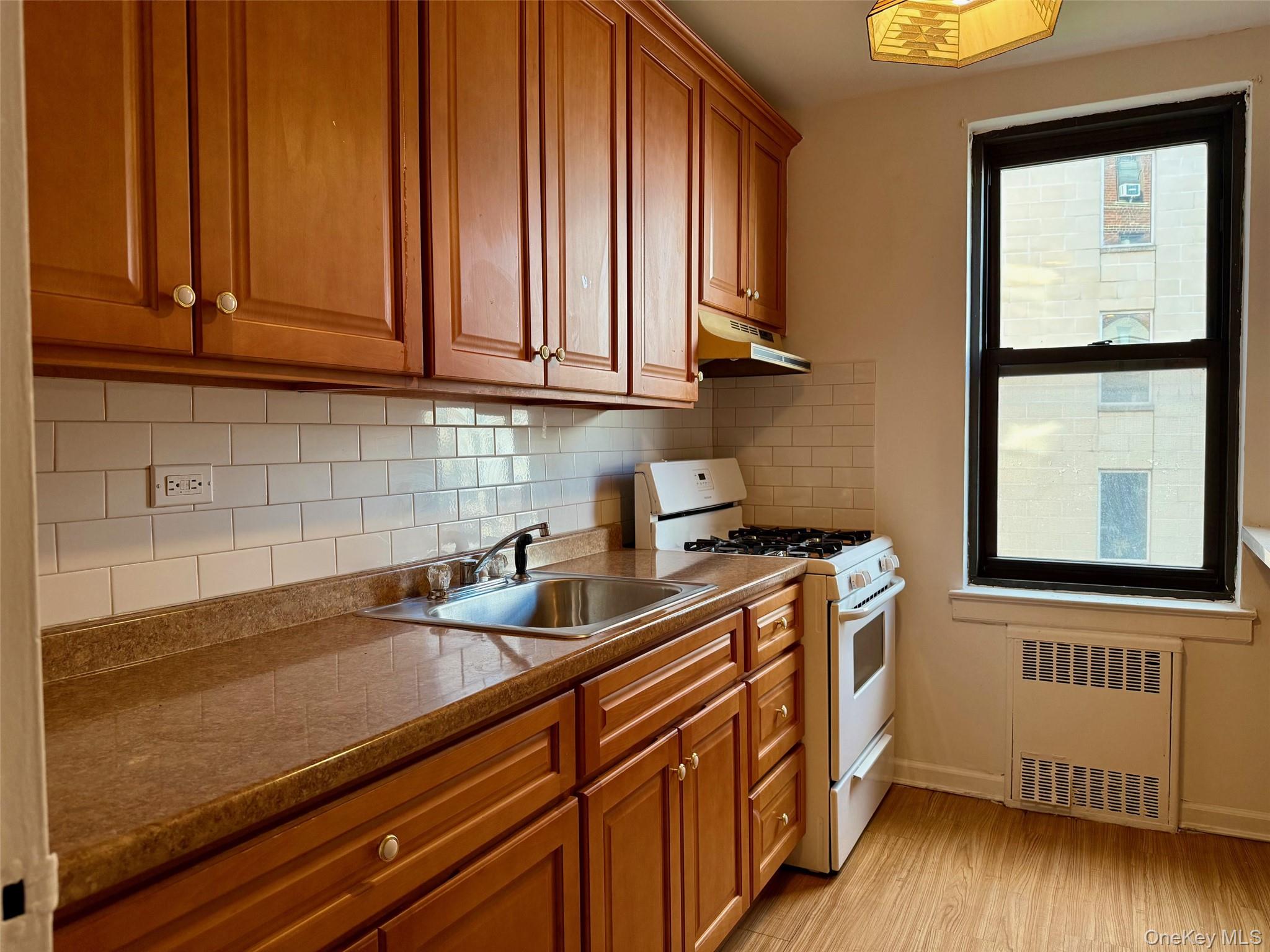 112-24 Northern Boulevard, Unit 3G photo 9