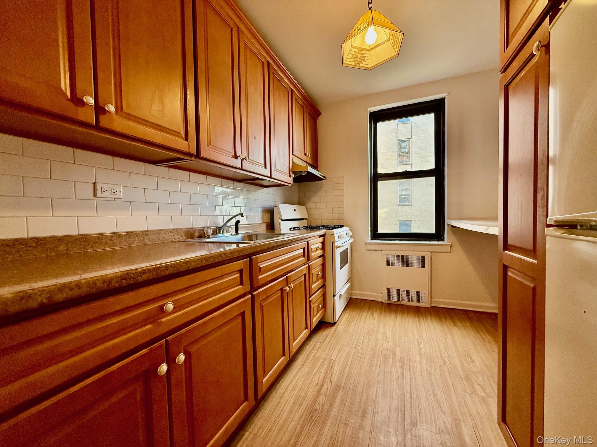 112-24 Northern Boulevard, Unit 3G photo 8