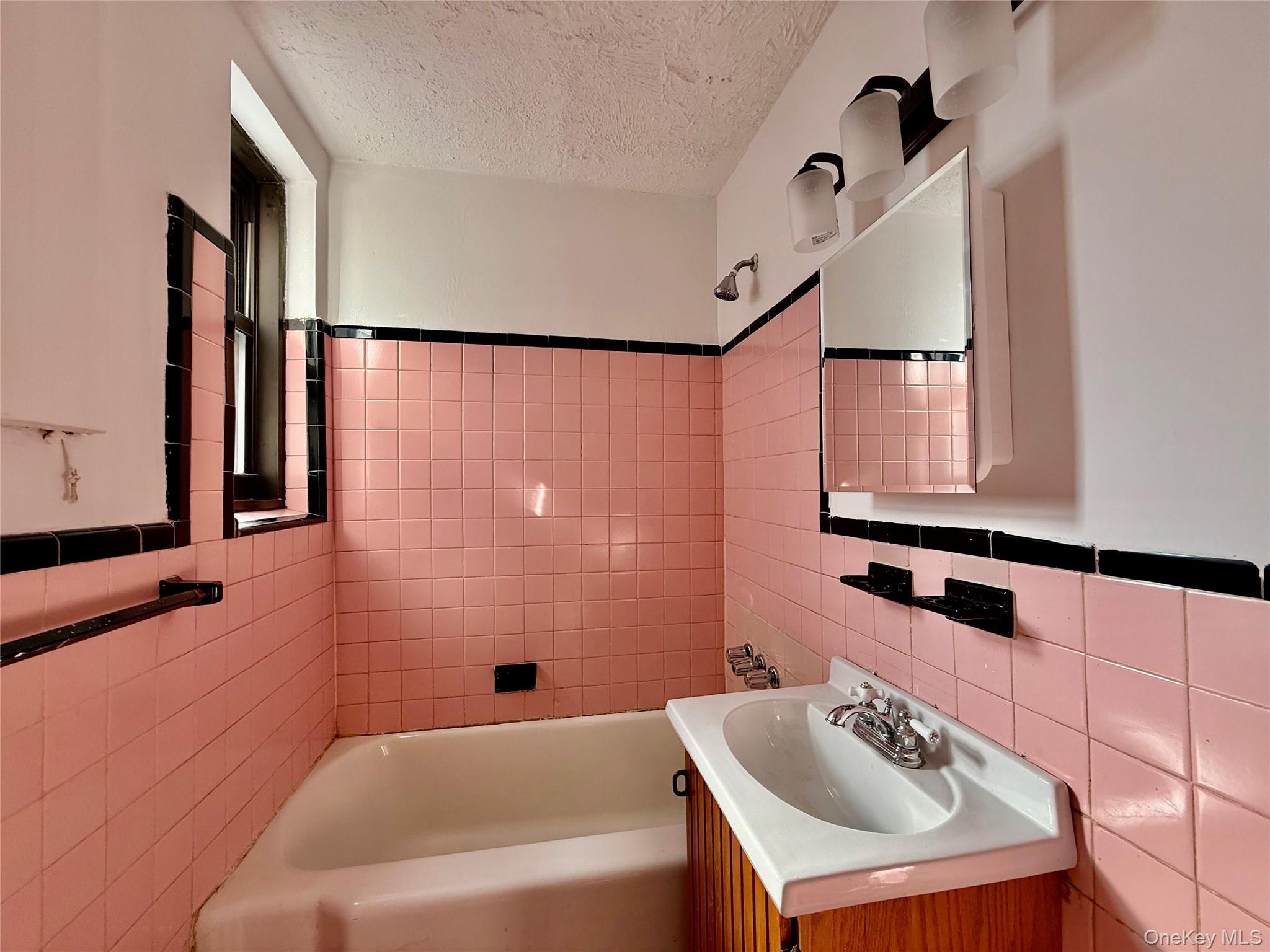 112-24 Northern Boulevard, Unit 3G photo 20
