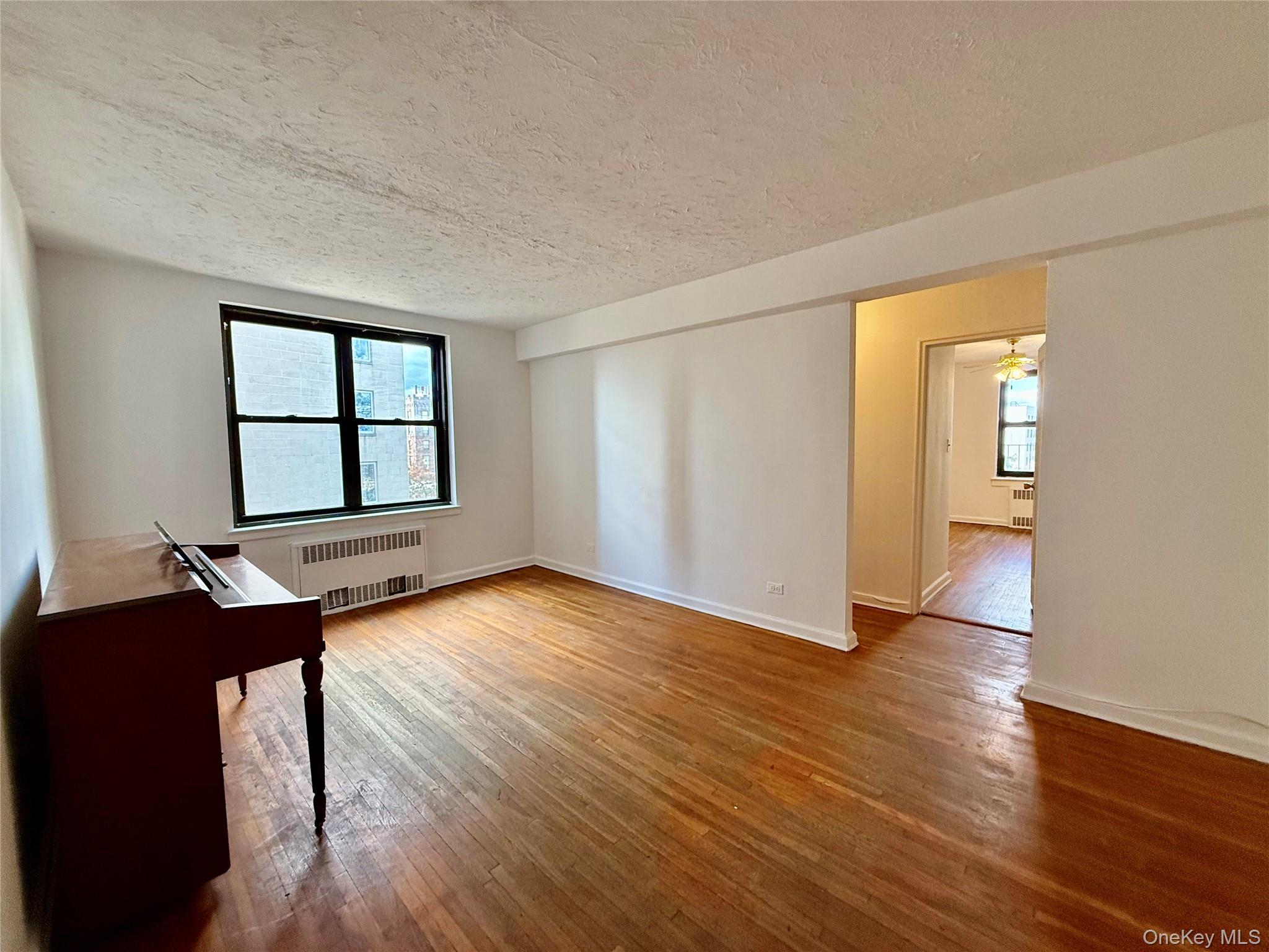 112-24 Northern Boulevard, Unit 3G photo 3