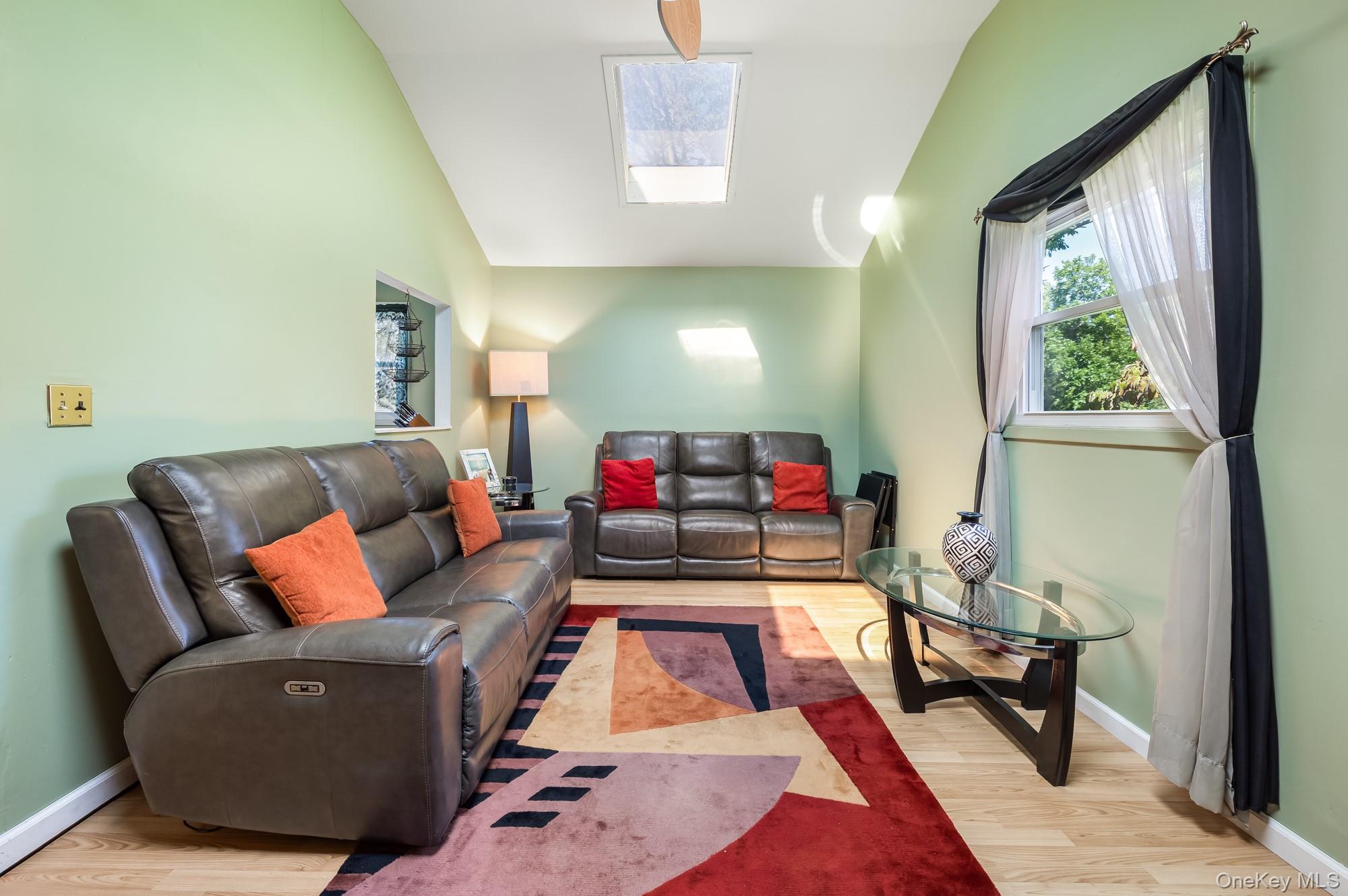 1647 Straight Path – For Sale photo 9