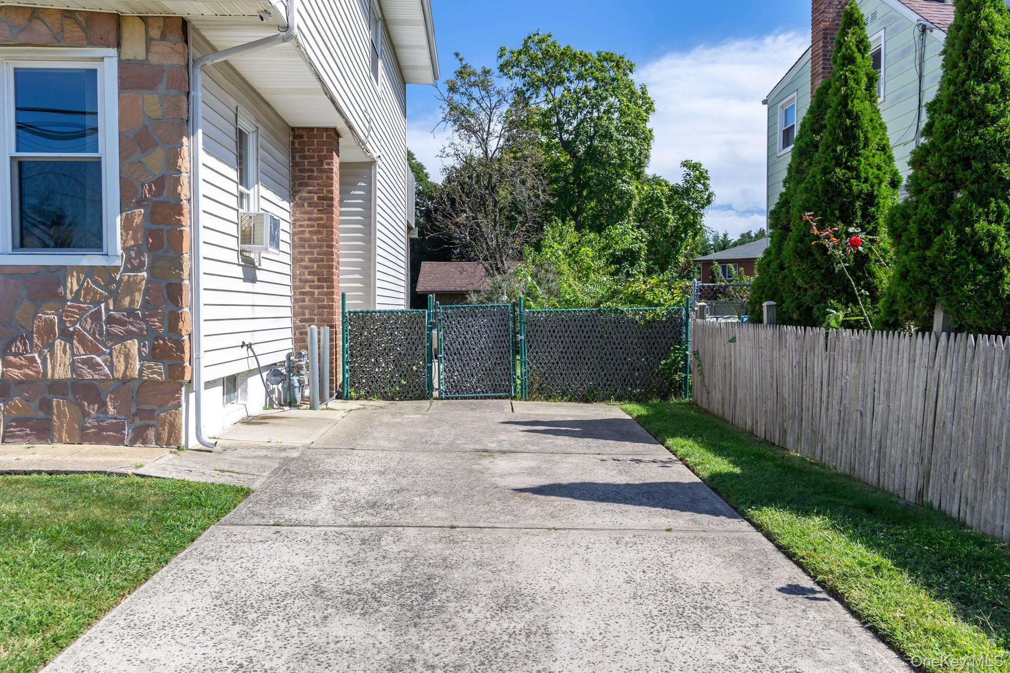 1647 Straight Path – For Sale photo 28